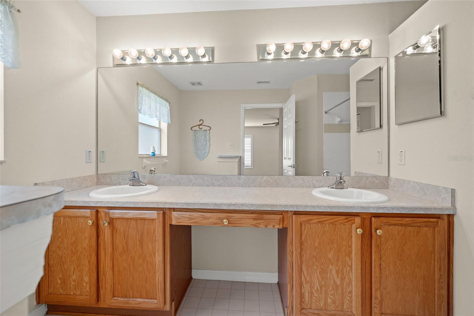 18208 BRELAND DR — photo 29