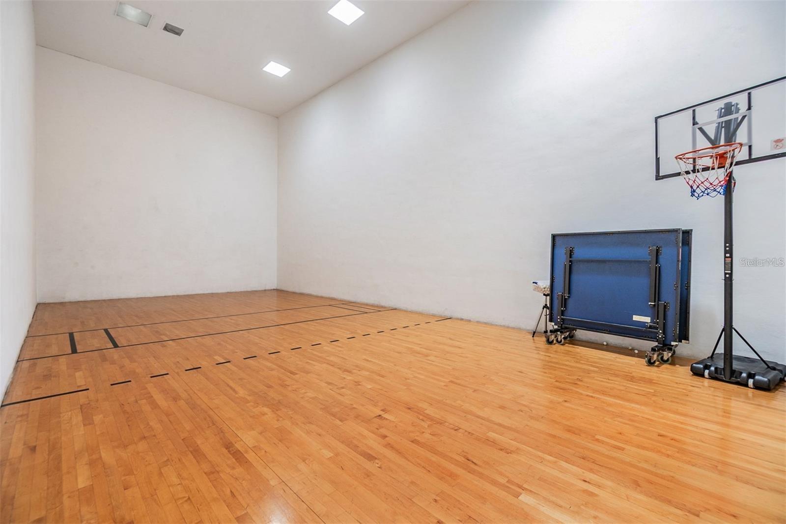 10103 COURTNEY OAKS CIR #103 — photo 33
