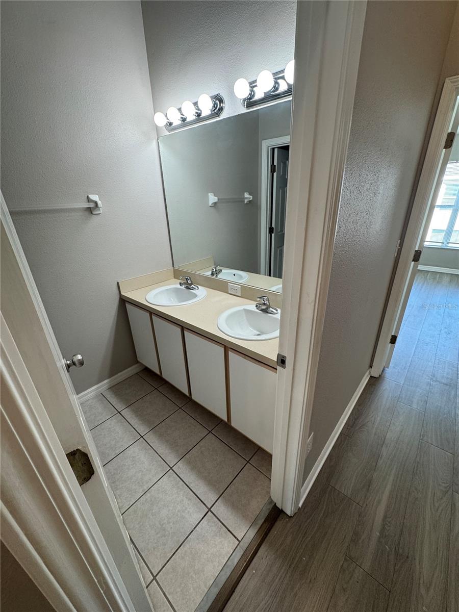 9701 CARLSDALE DR — photo 21