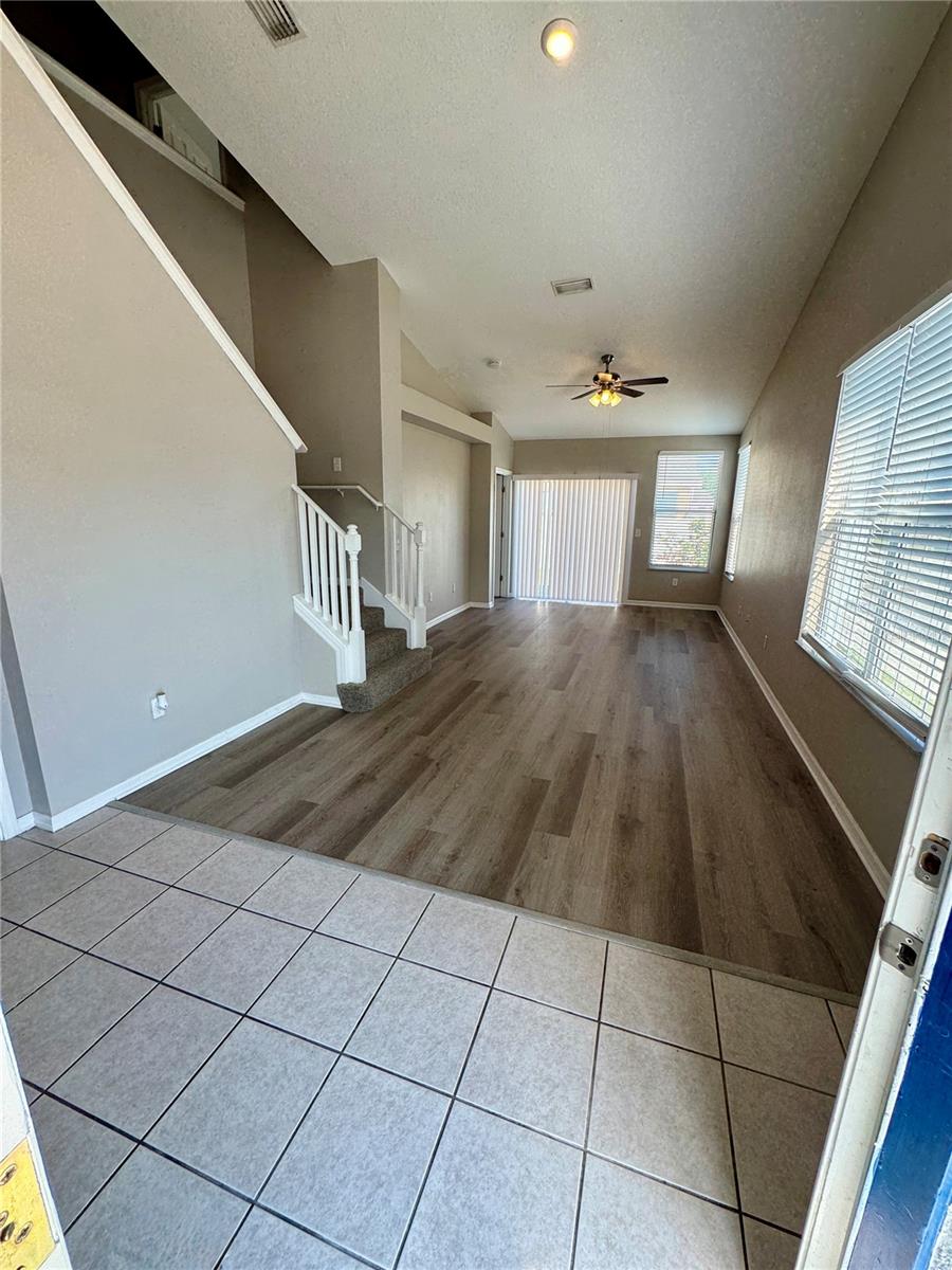 9701 CARLSDALE DR — photo 3