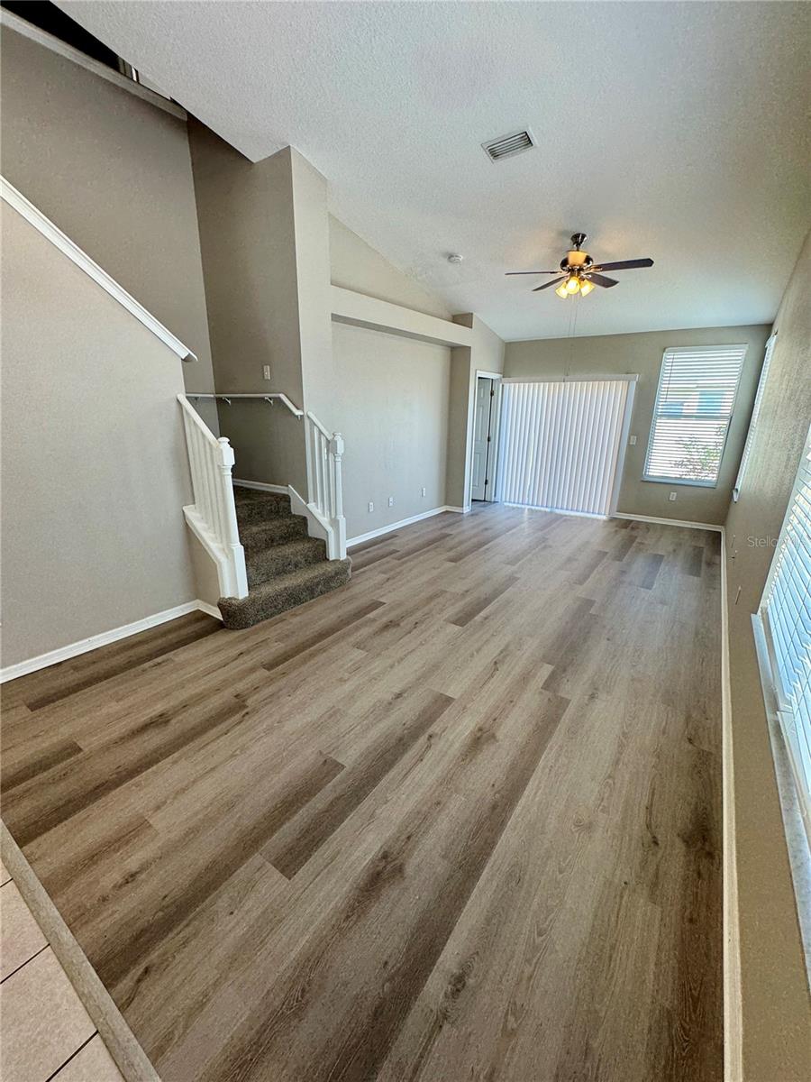 9701 CARLSDALE DR — photo 4