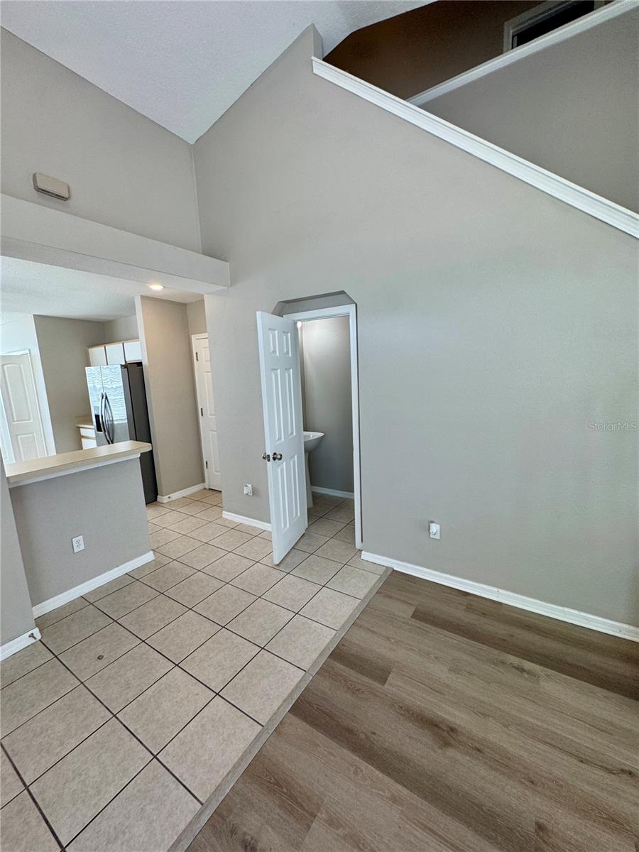 9701 CARLSDALE DR — photo 5