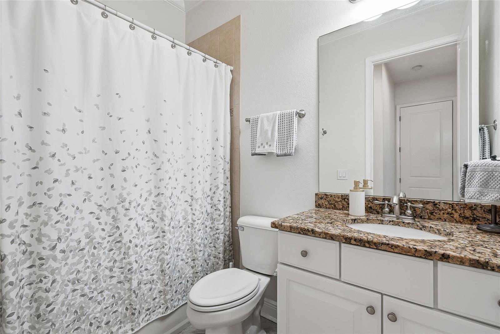 4815 YACHT CLUB DR #102 — photo 20