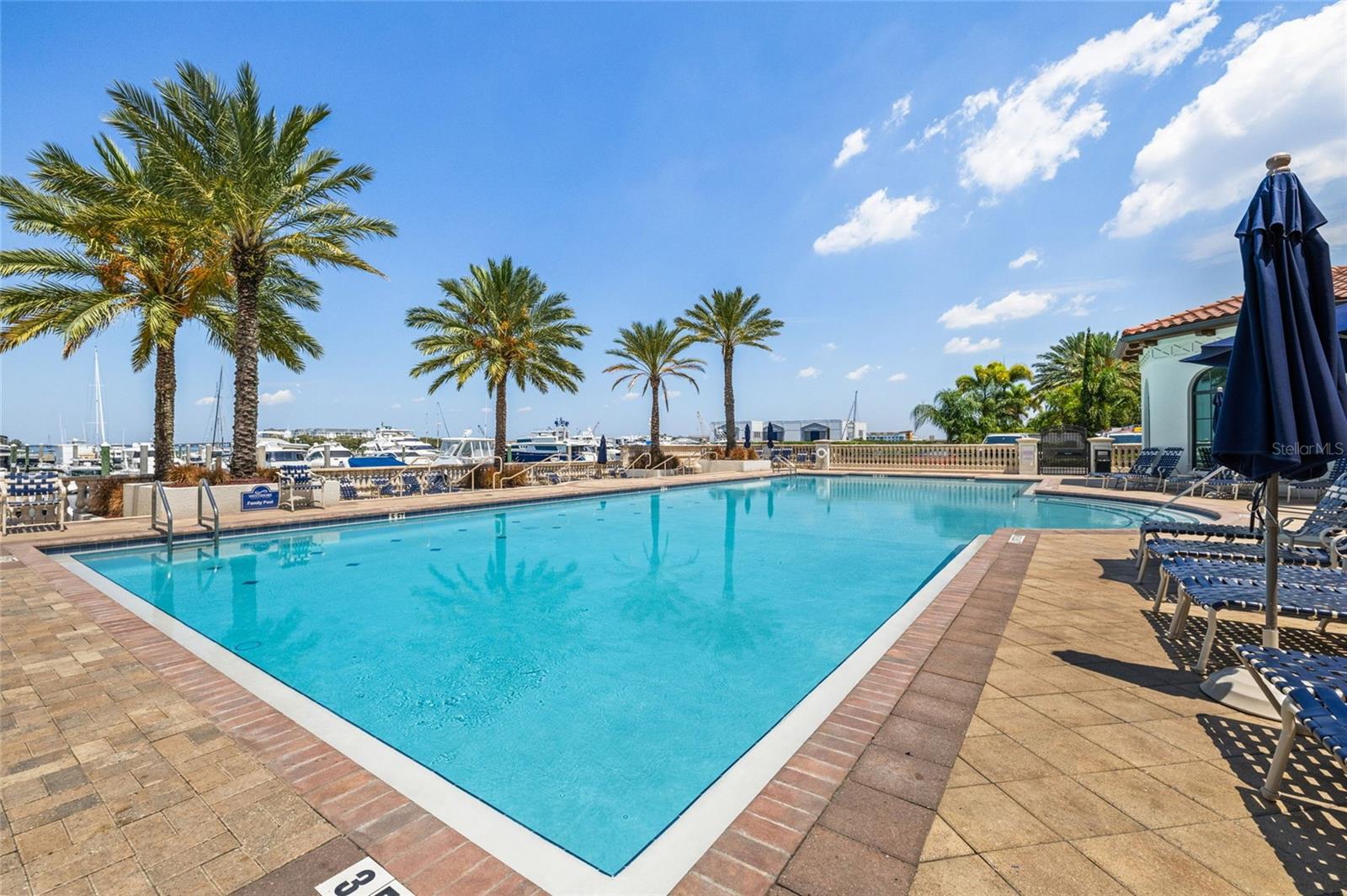 4815 YACHT CLUB DR #102 — photo 47