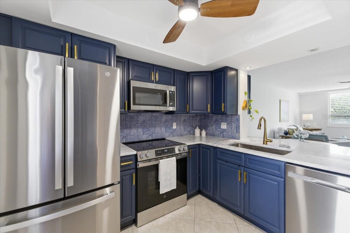 2621 COVE CAY DR #302 — photo 4