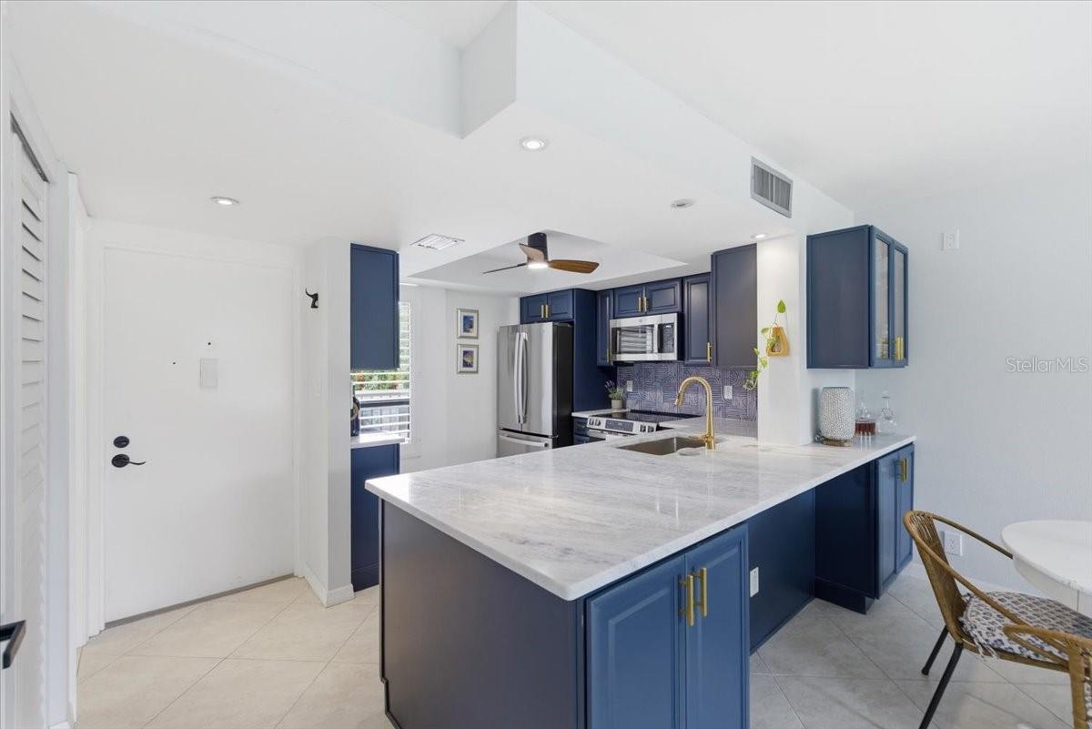 2621 COVE CAY DR #302 — photo 6