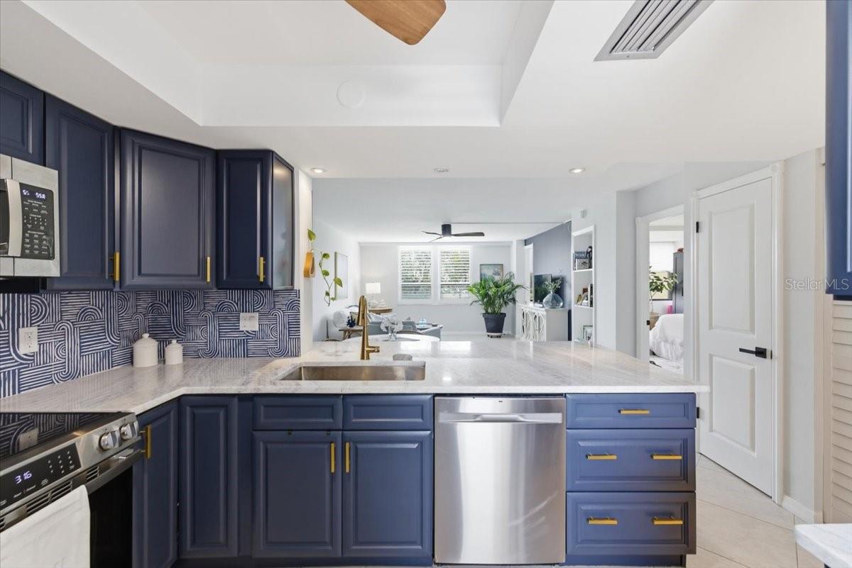2621 COVE CAY DR #302 — photo 3