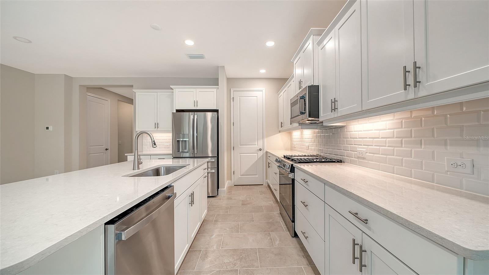 6547 BIG BAYOU DR — photo 15