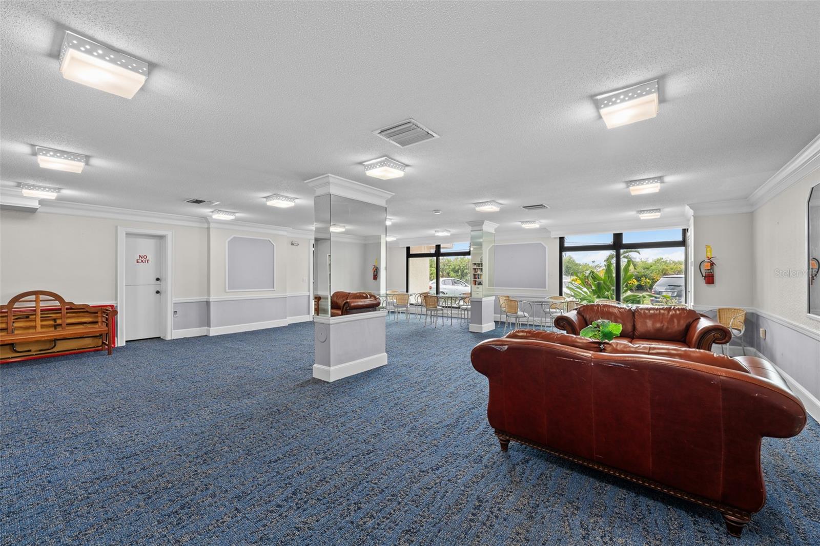 7100 SUNSHINE SKYWAY LN S #701 — photo 39