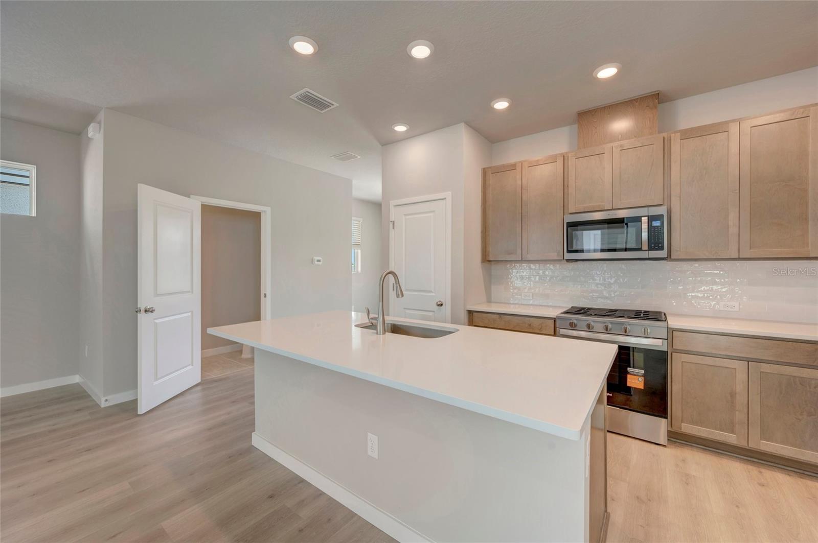 2823 CRIMSON CAP ST — photo 4