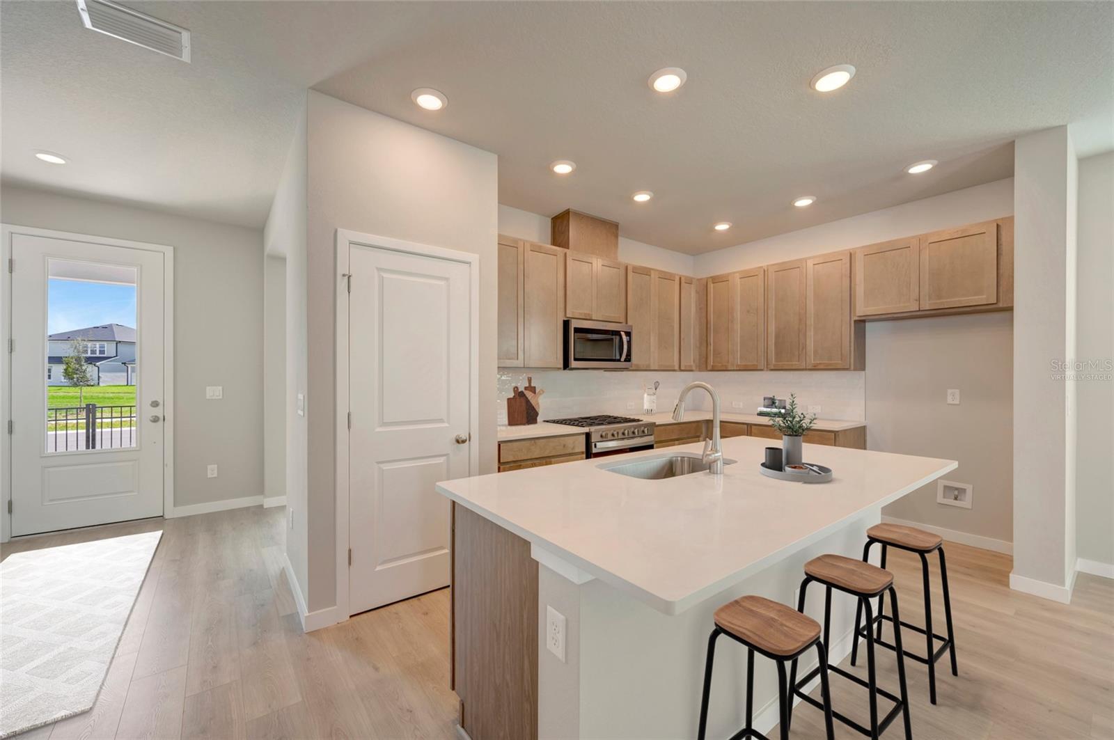 2823 CRIMSON CAP ST — photo 2