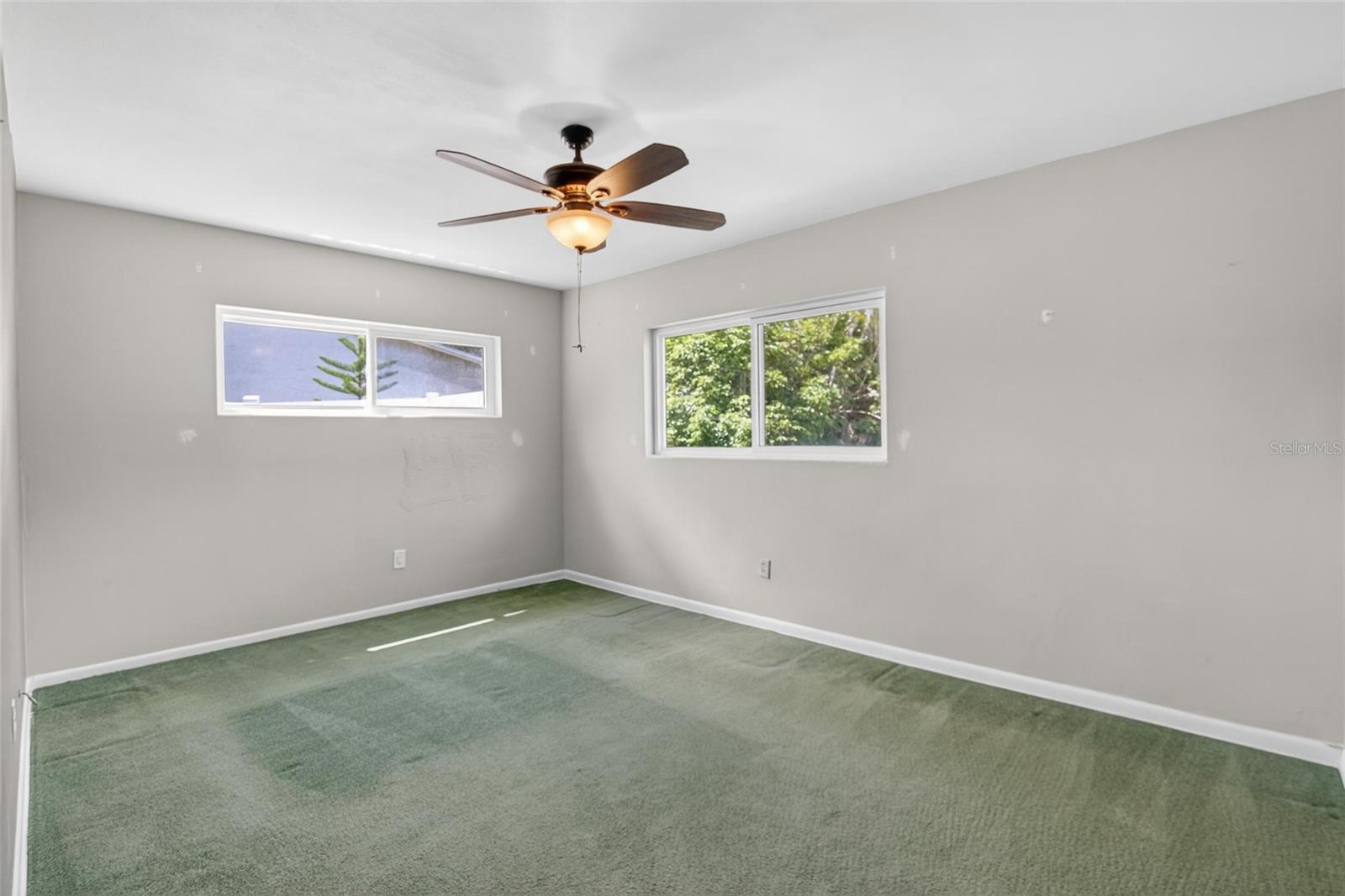 2115 EUCLID CIR E — photo 23