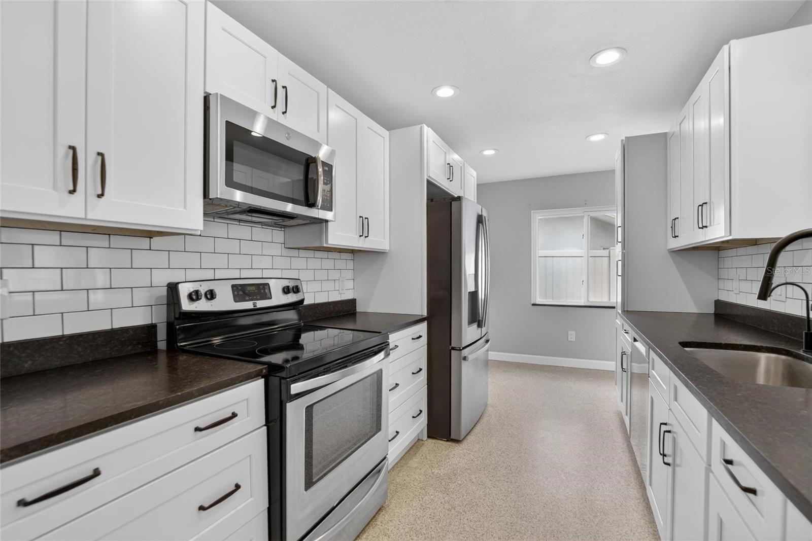 2115 EUCLID CIR E — photo 16