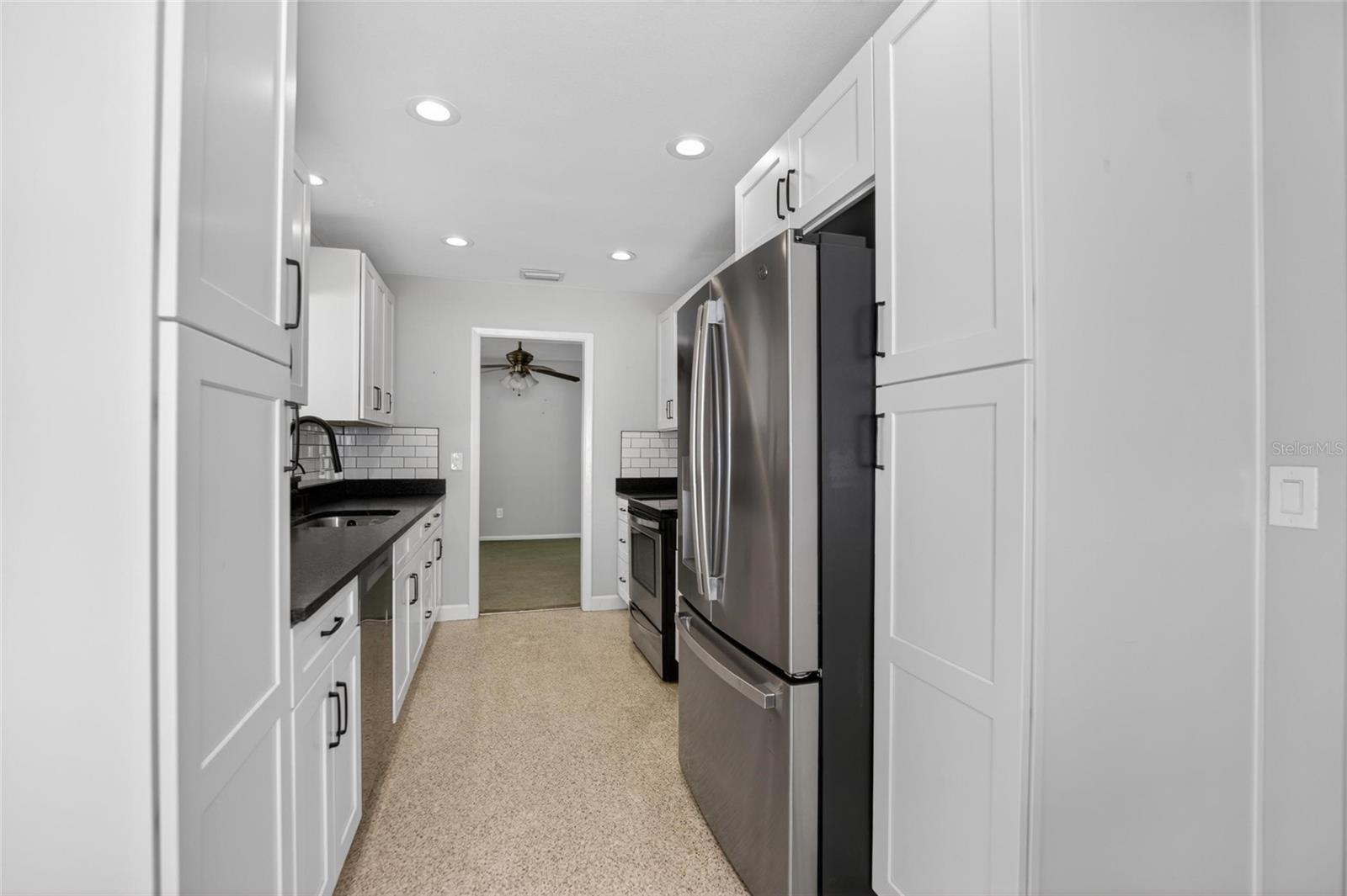 2115 EUCLID CIR E — photo 14