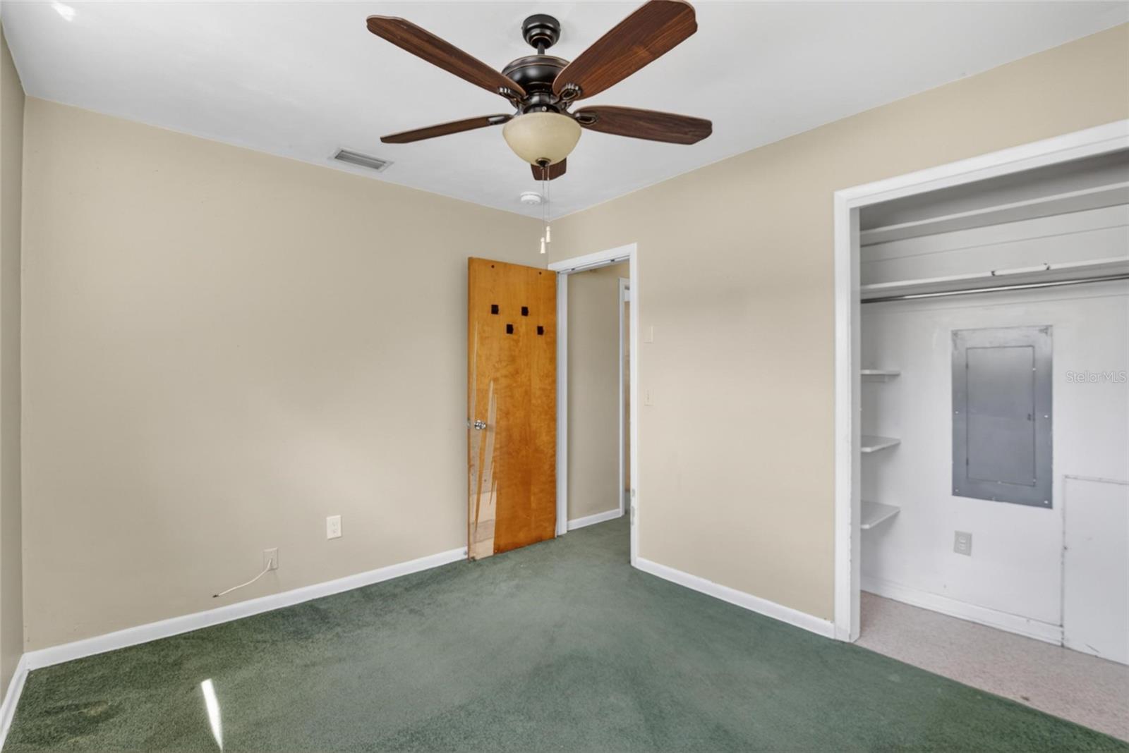 2115 EUCLID CIR E — photo 29