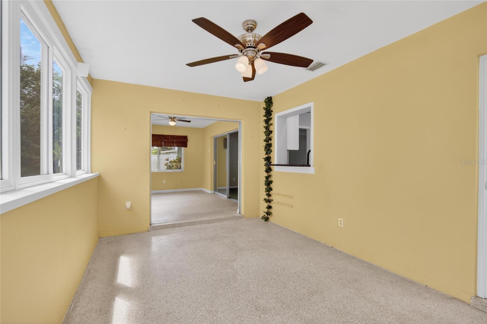 2115 EUCLID CIR E — photo 21