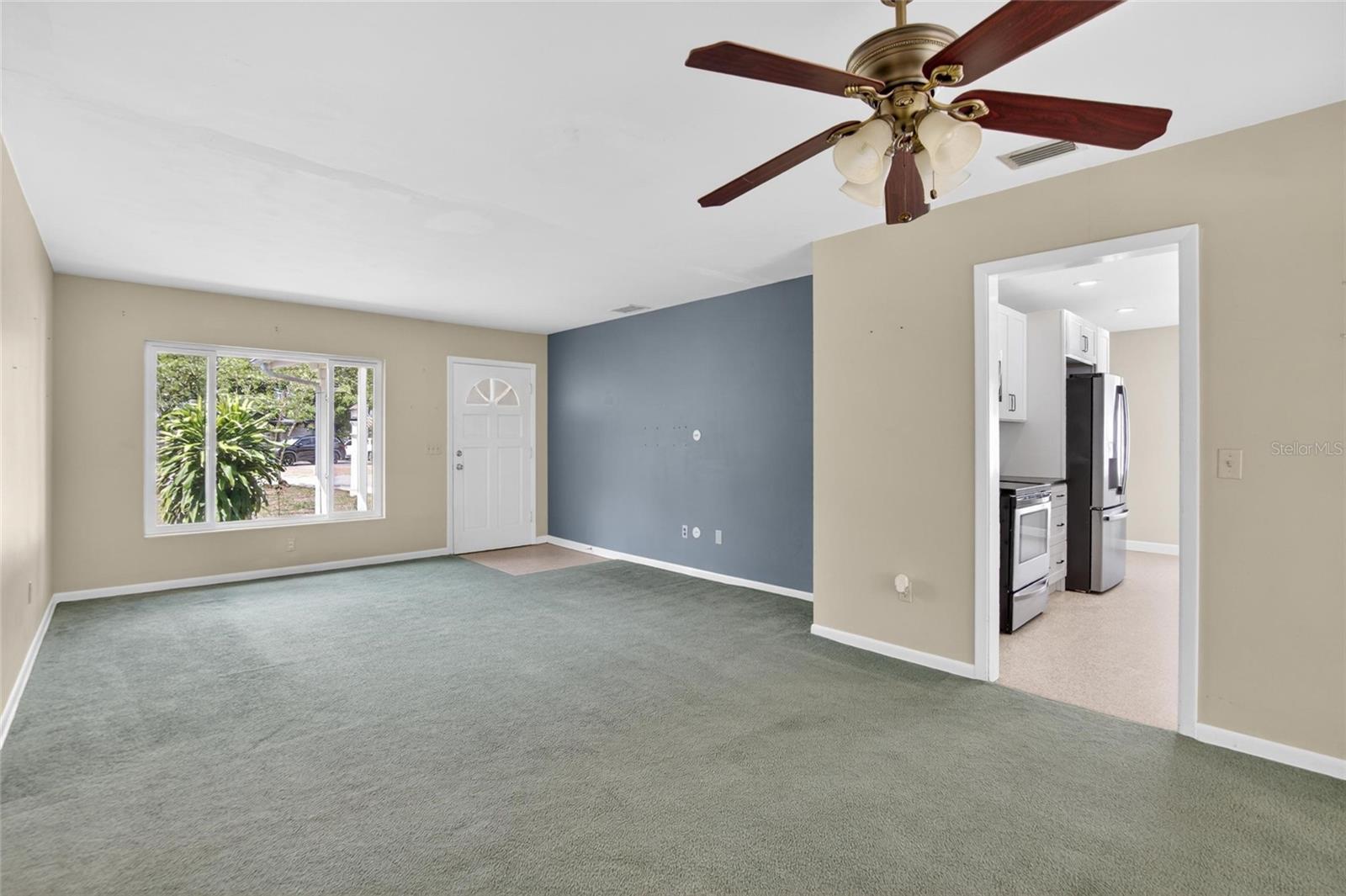 2115 EUCLID CIR E — photo 10