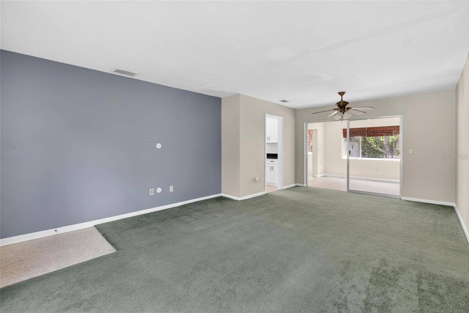 2115 EUCLID CIR E — photo 6