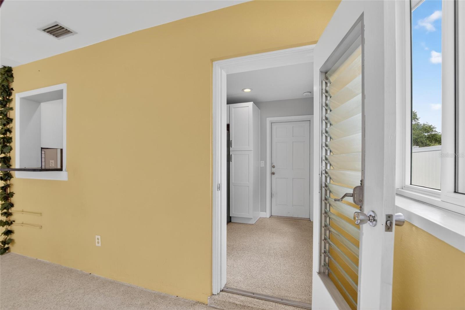 2115 EUCLID CIR E — photo 22