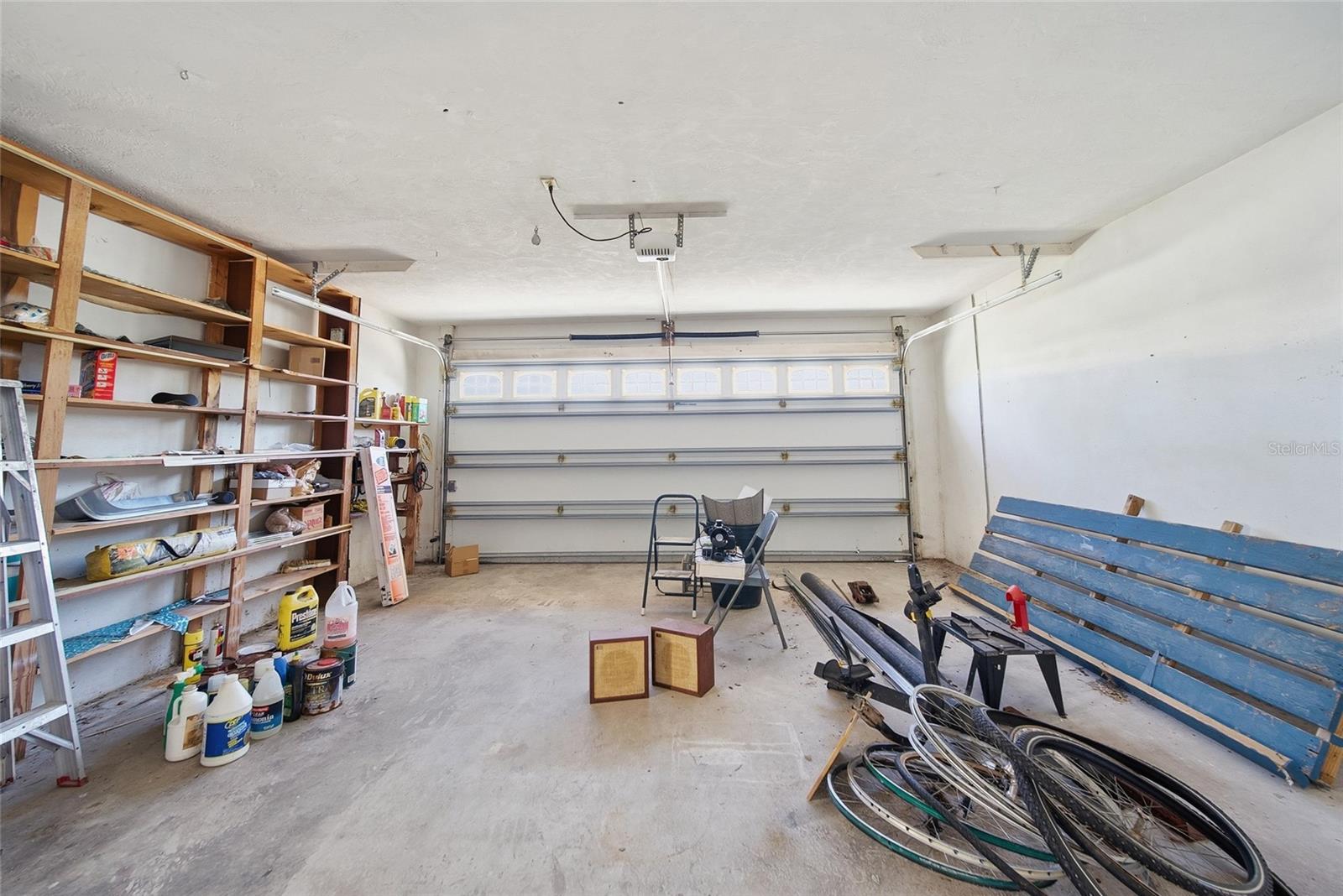 4 BELLEVUE DR — photo 13