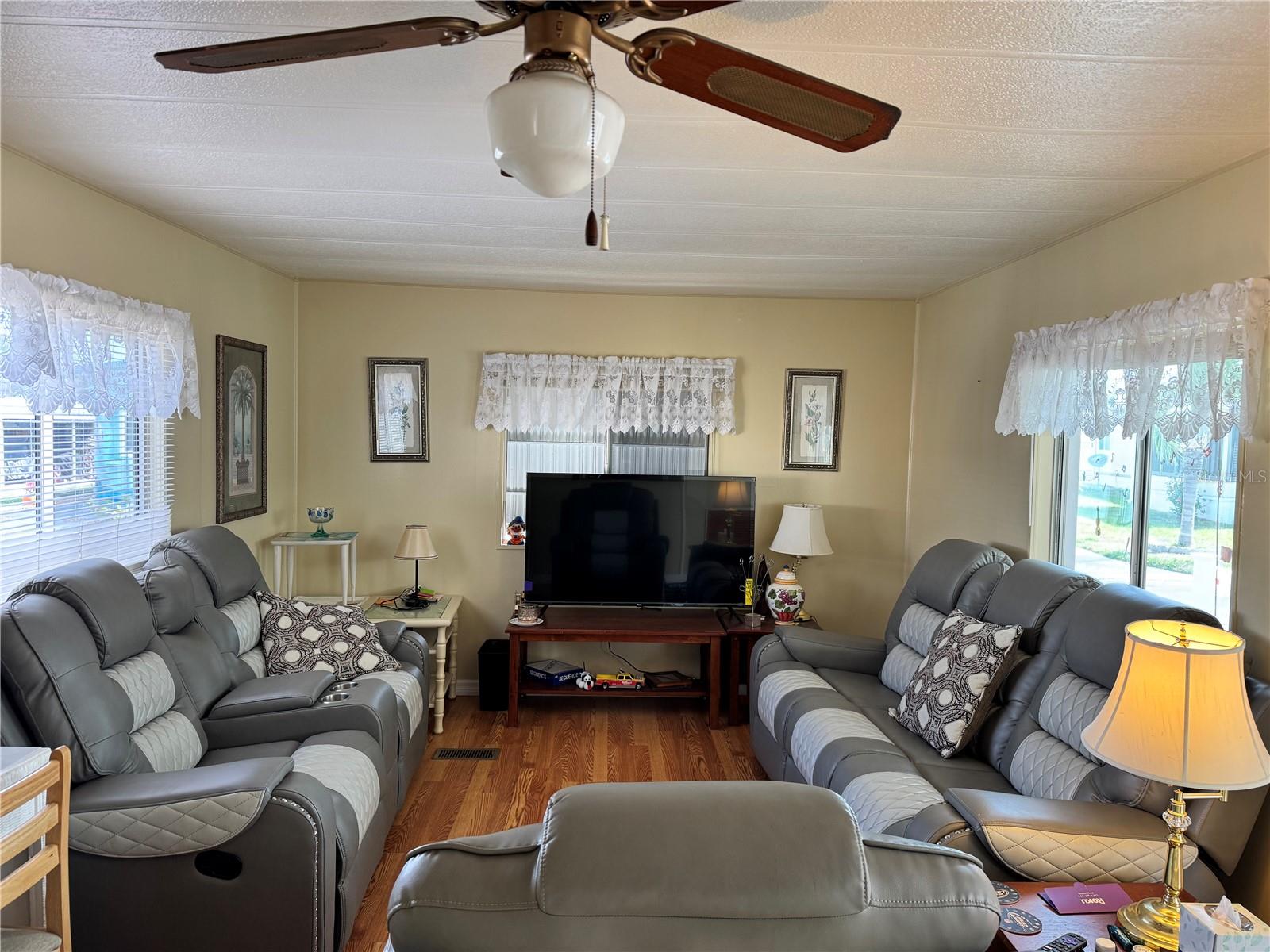 420 49TH ST E #20 — photo 14
