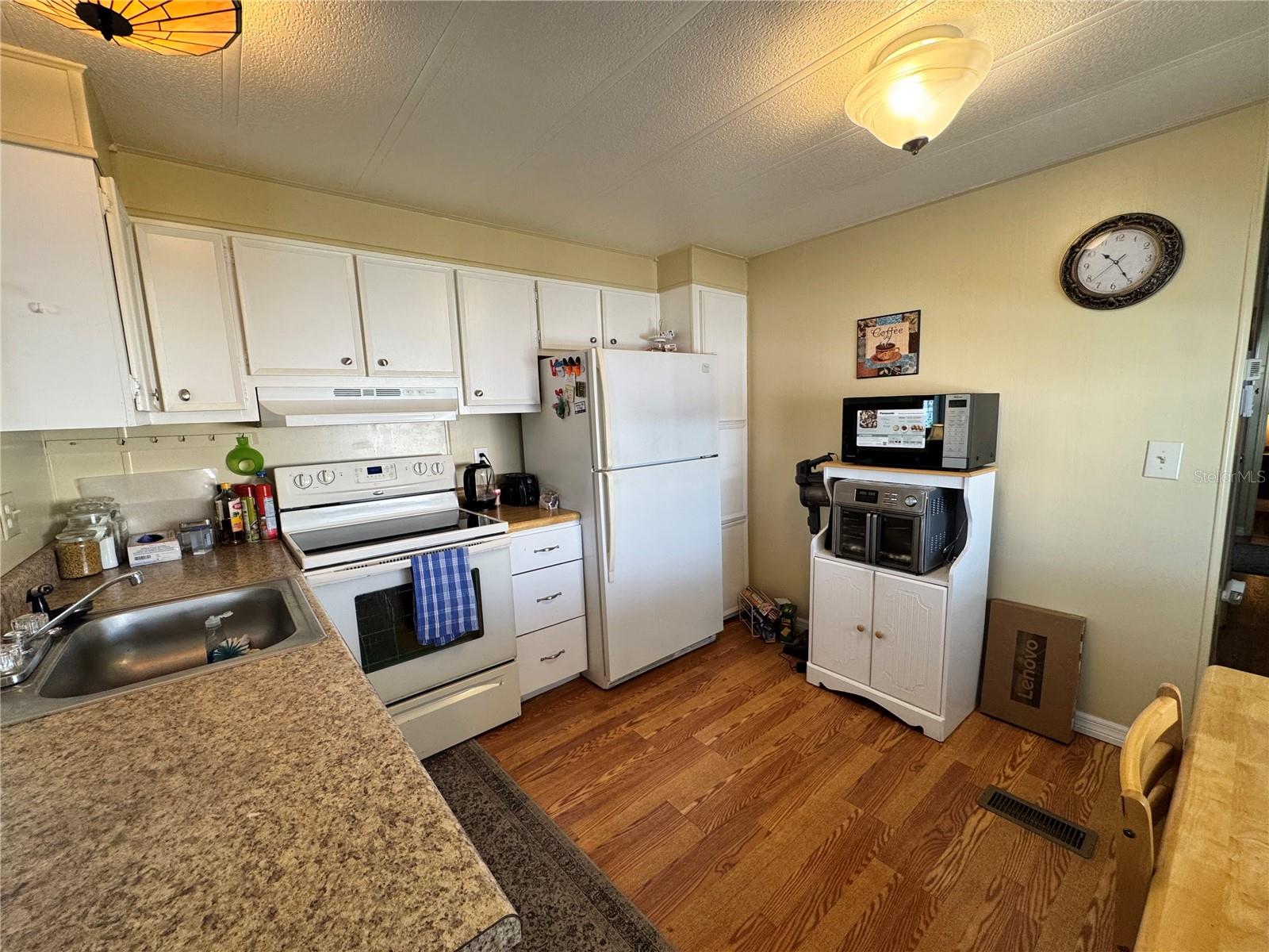 420 49TH ST E #20 — photo 11