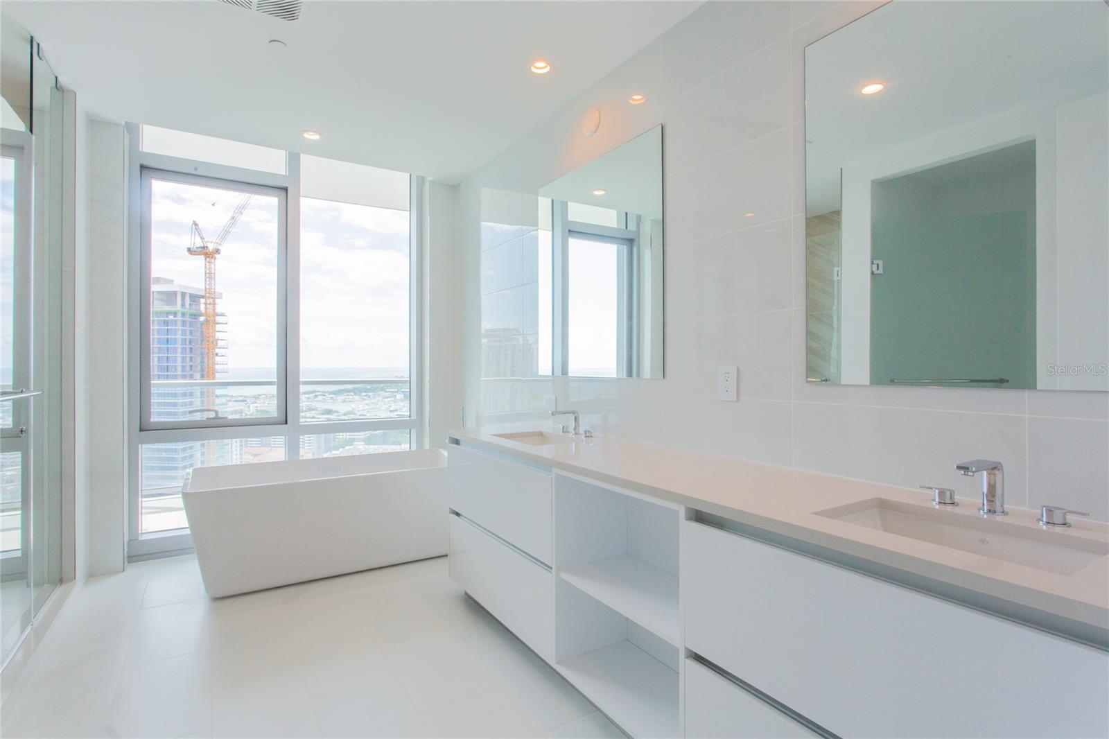 400 CENTRAL AVE #2601 — photo 18