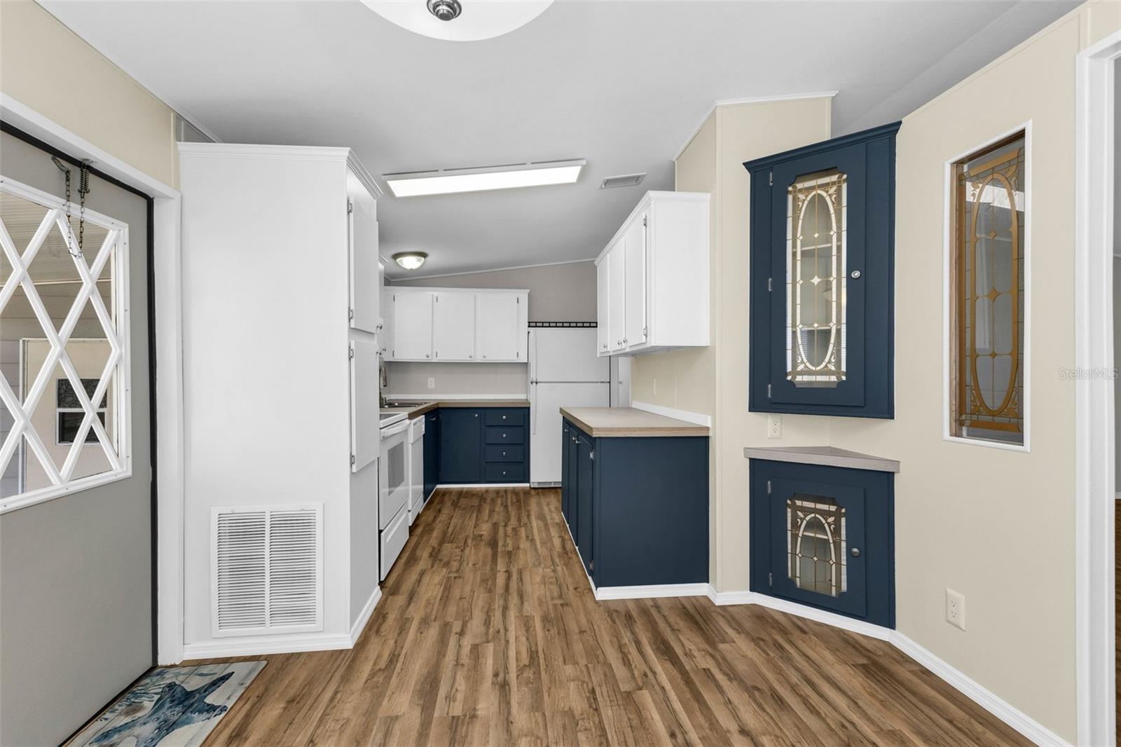 503 MADONNA — photo 2