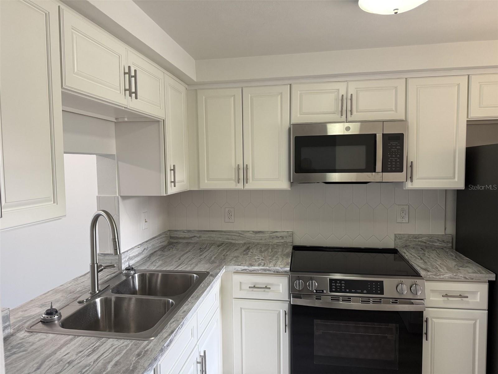 4413 SUNSTATE DR #0 — photo 3
