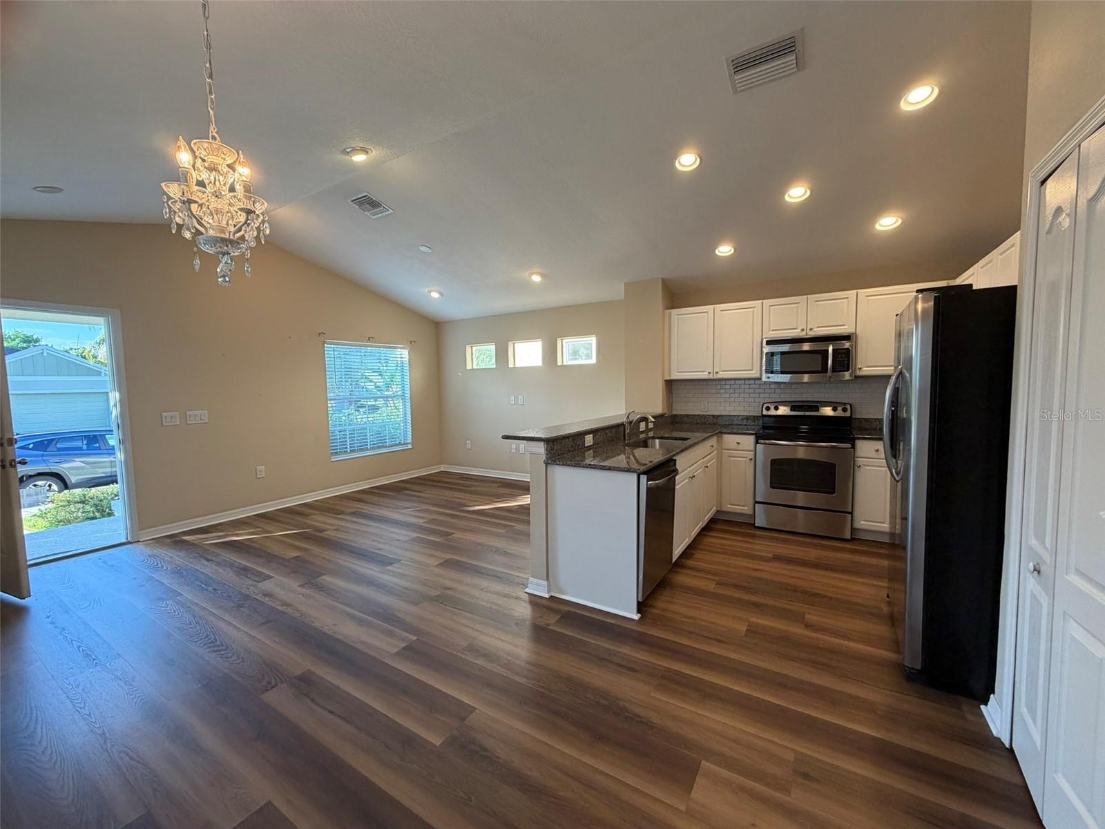4735 WOODBROOK DR — photo 4