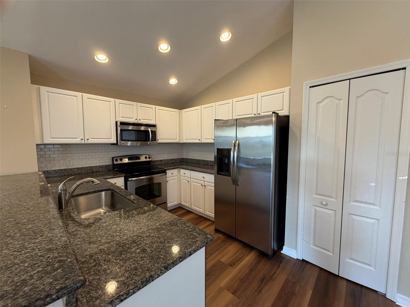 4735 WOODBROOK DR — photo 5