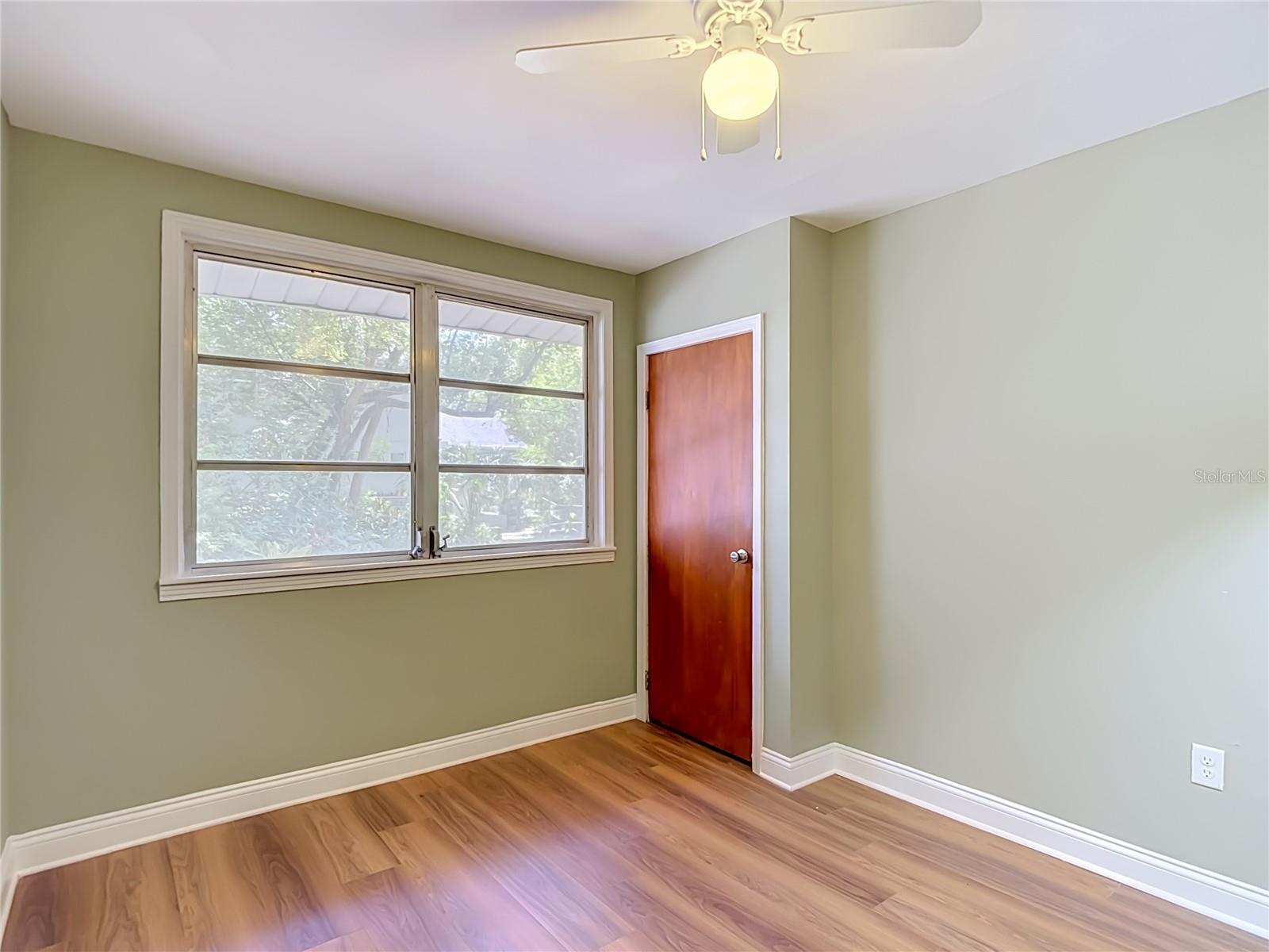 1304 E DIANA ST — photo 44