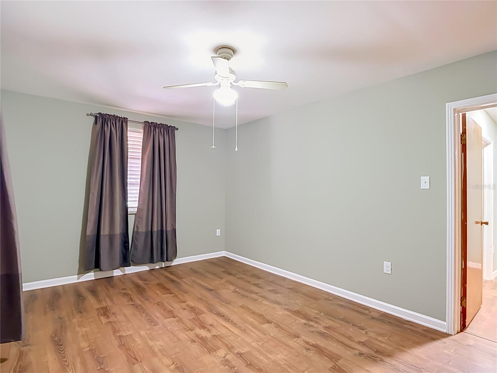 1304 E DIANA ST — photo 48