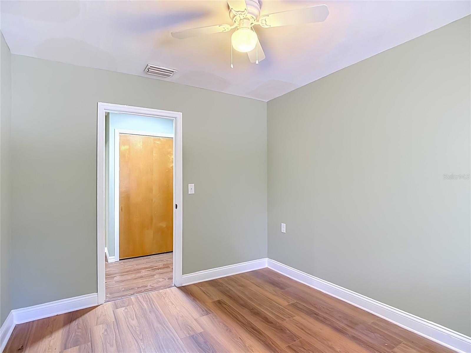 1304 E DIANA ST — photo 42