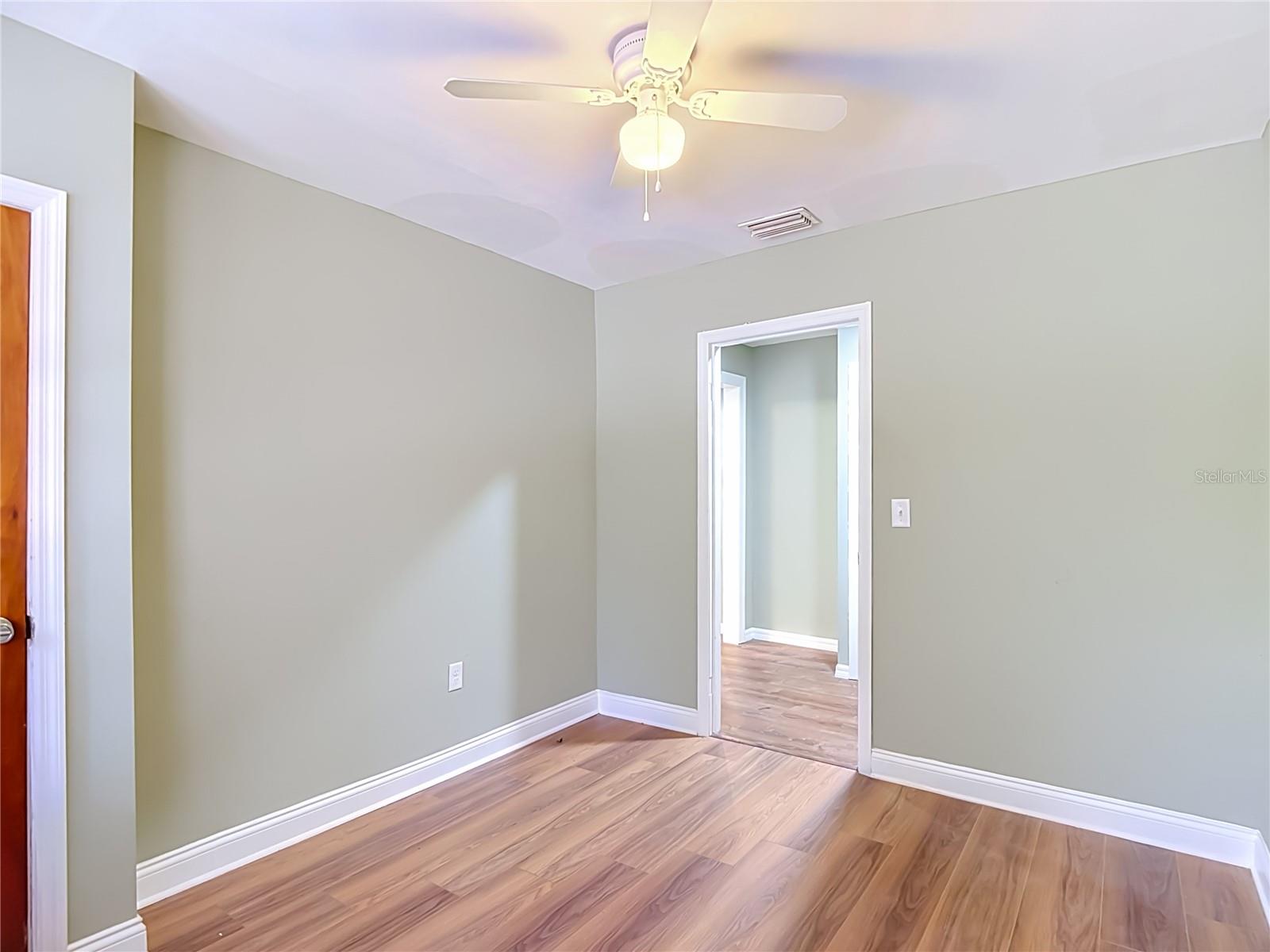 1304 E DIANA ST — photo 43