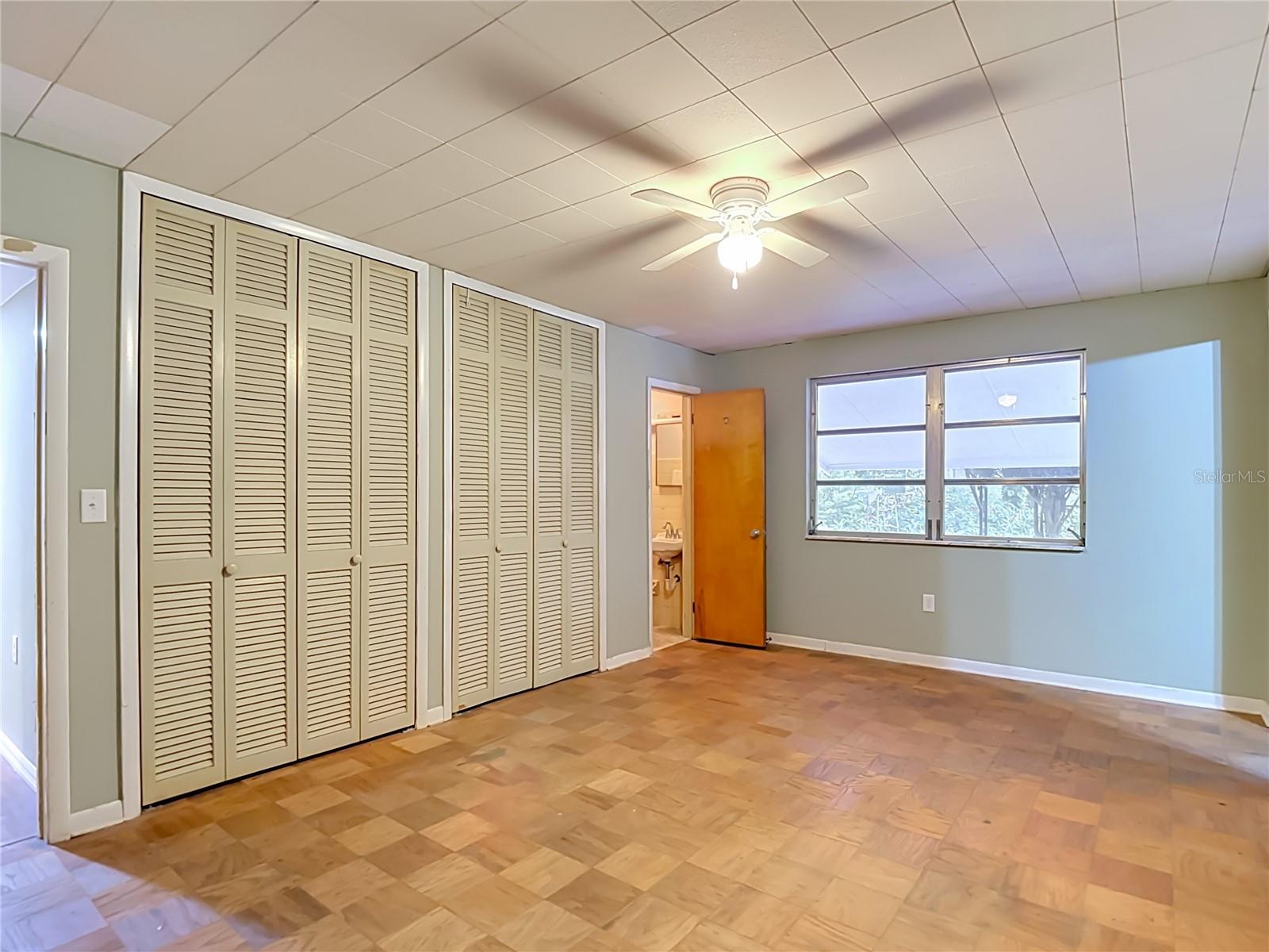1304 E DIANA ST — photo 32