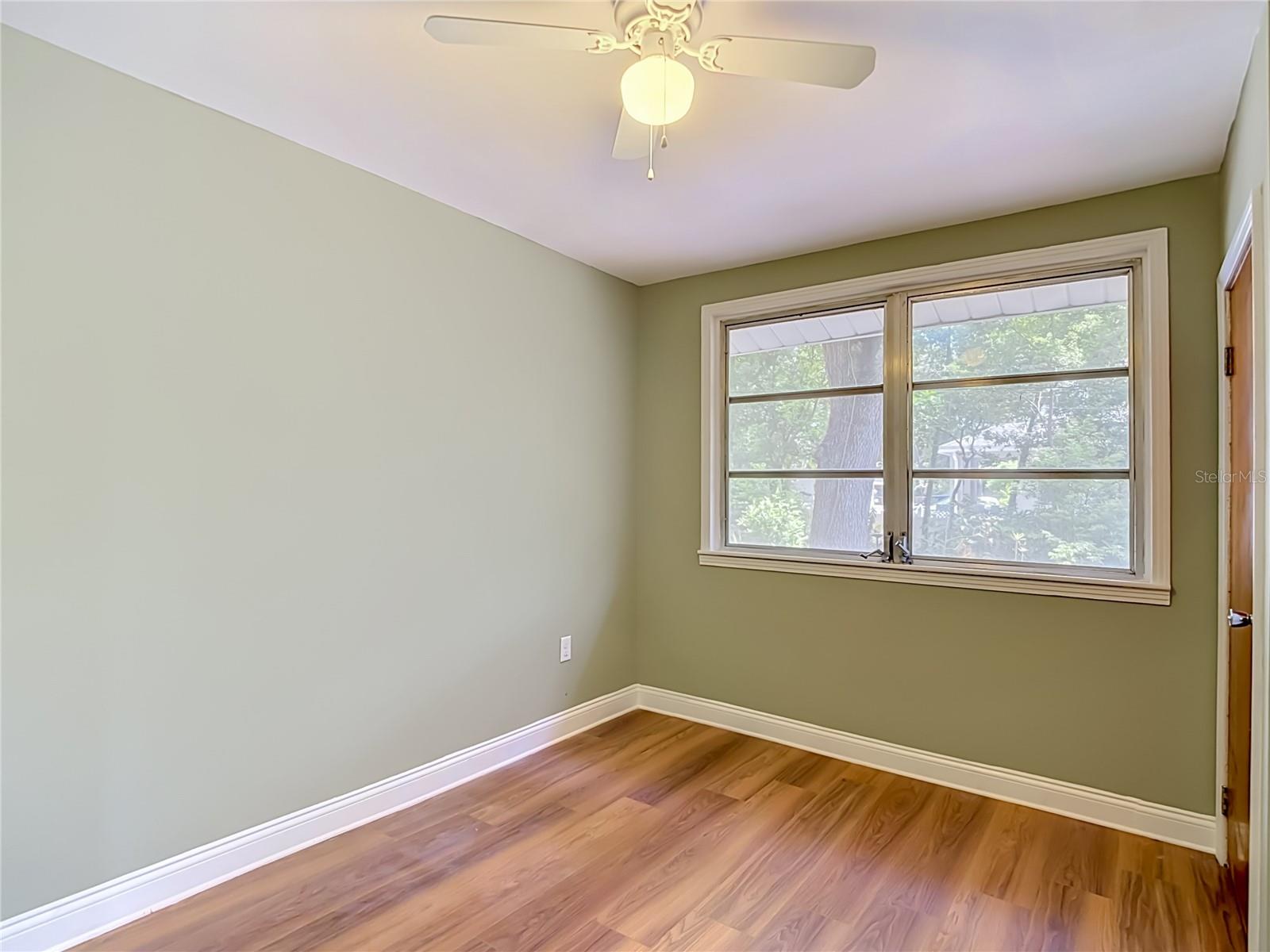 1304 E DIANA ST — photo 41