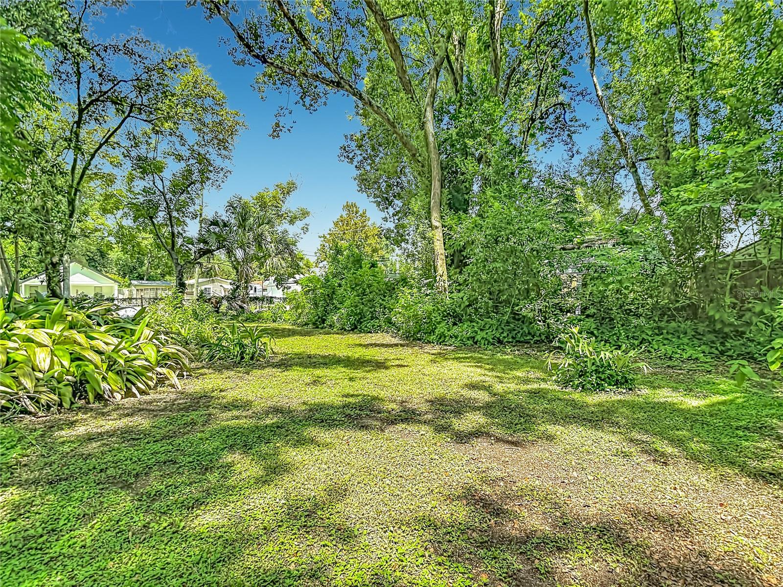 1304 E DIANA ST — photo 69