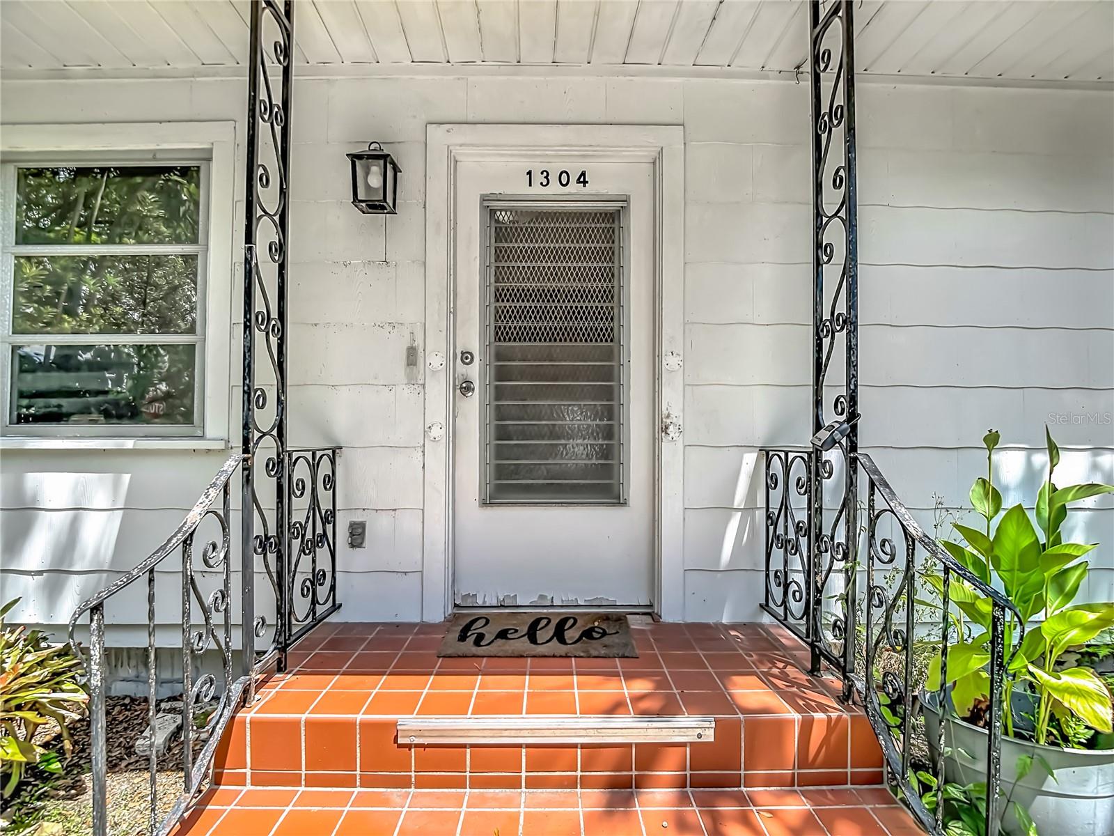 1304 E DIANA ST — photo 7
