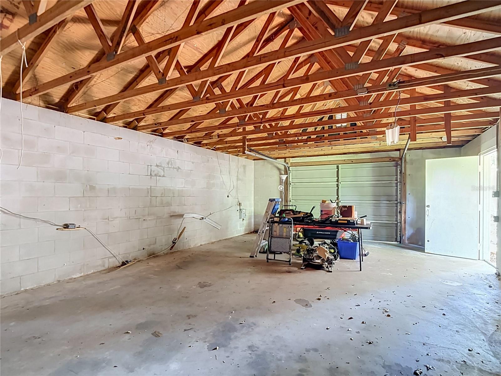 1304 E DIANA ST — photo 62