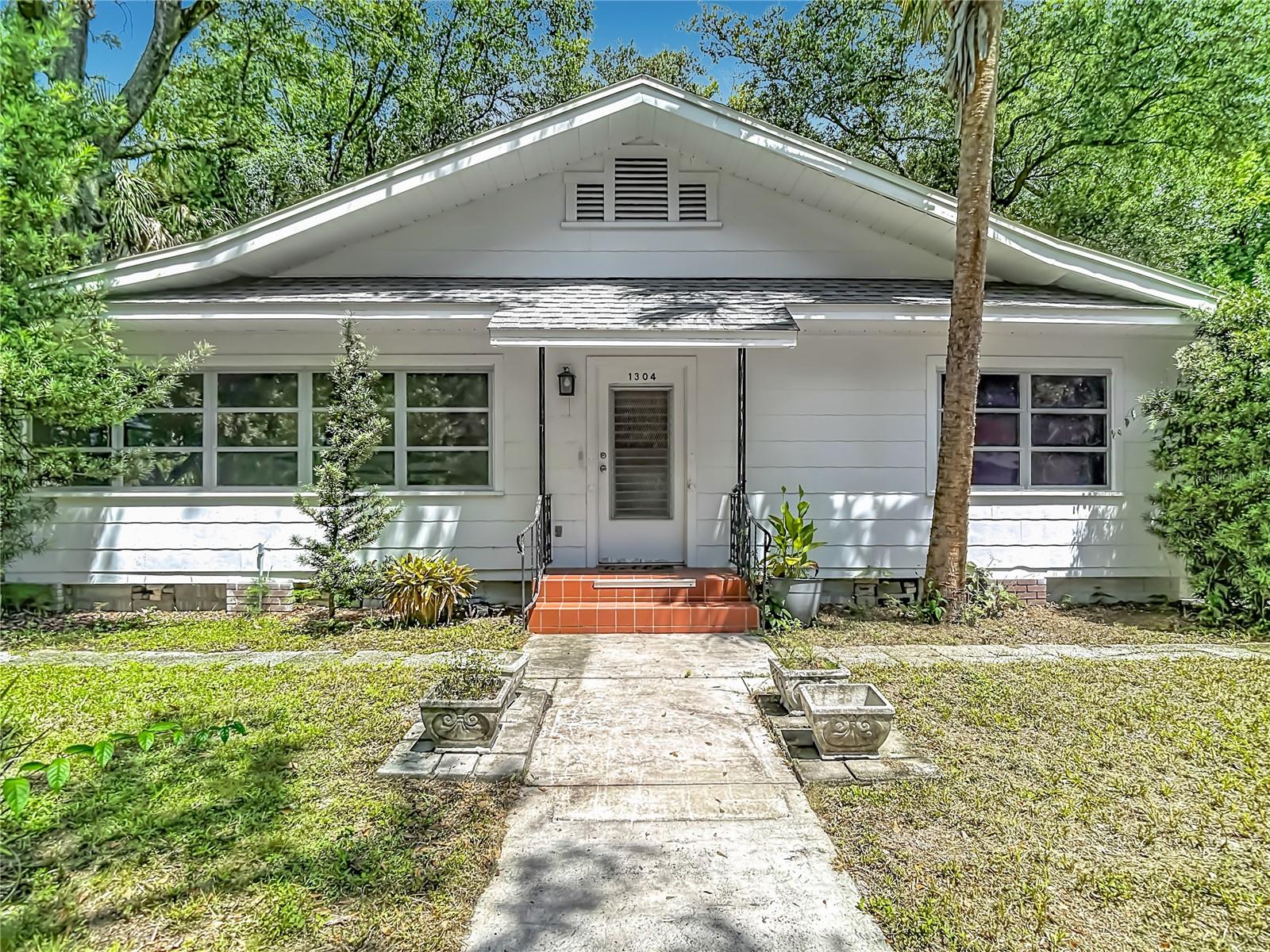 1304 E DIANA ST — photo 5