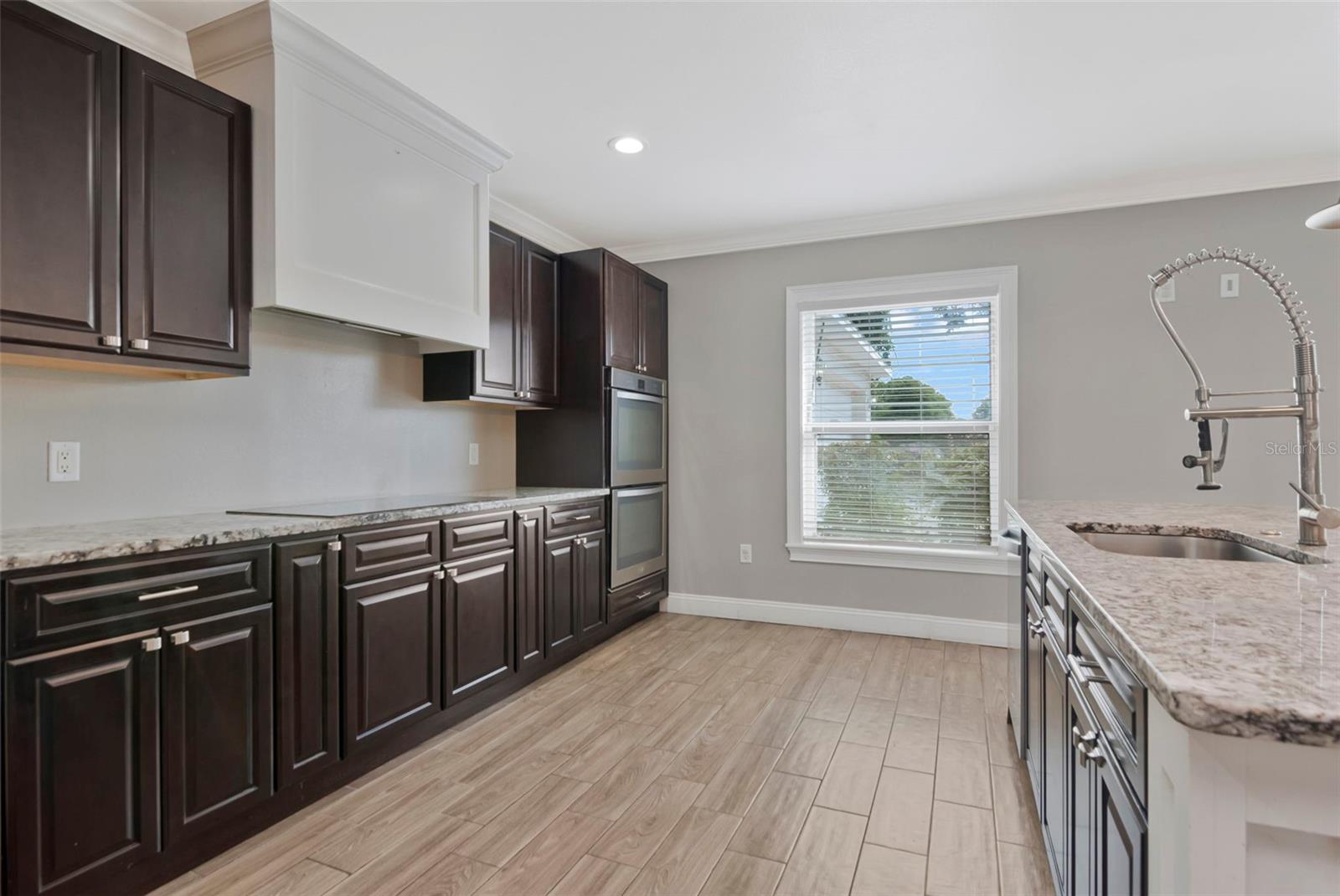 712 S OAKWOOD AVE — photo 25