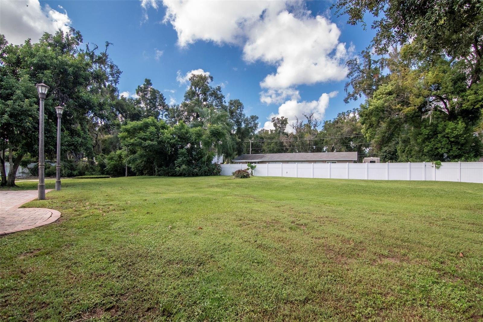 712 S OAKWOOD AVE — photo 48