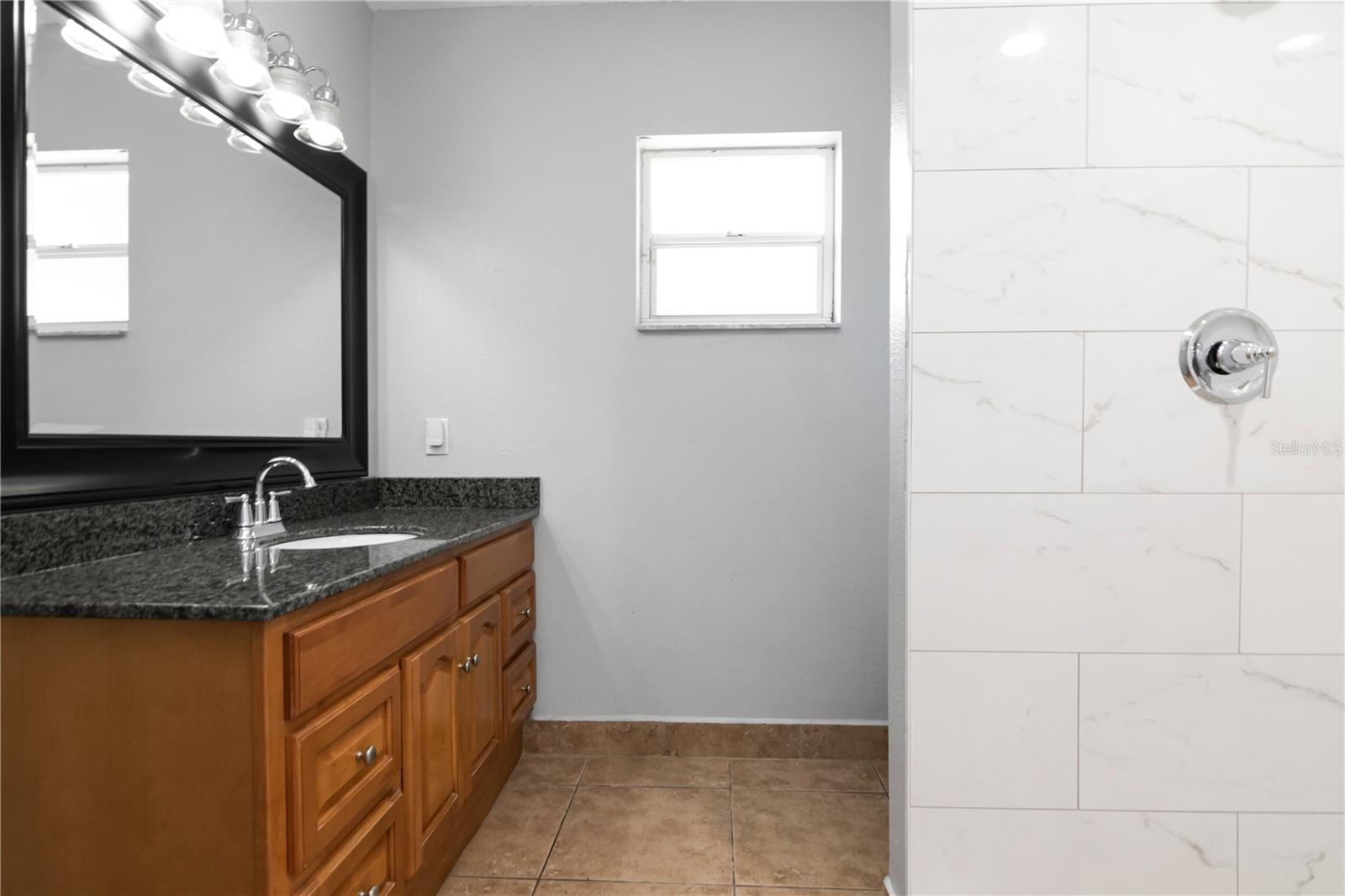 712 S OAKWOOD AVE — photo 32