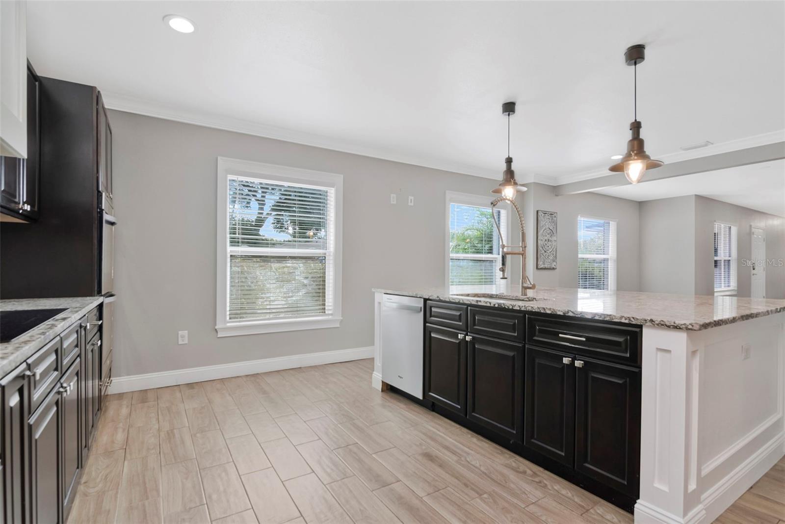 712 S OAKWOOD AVE — photo 24