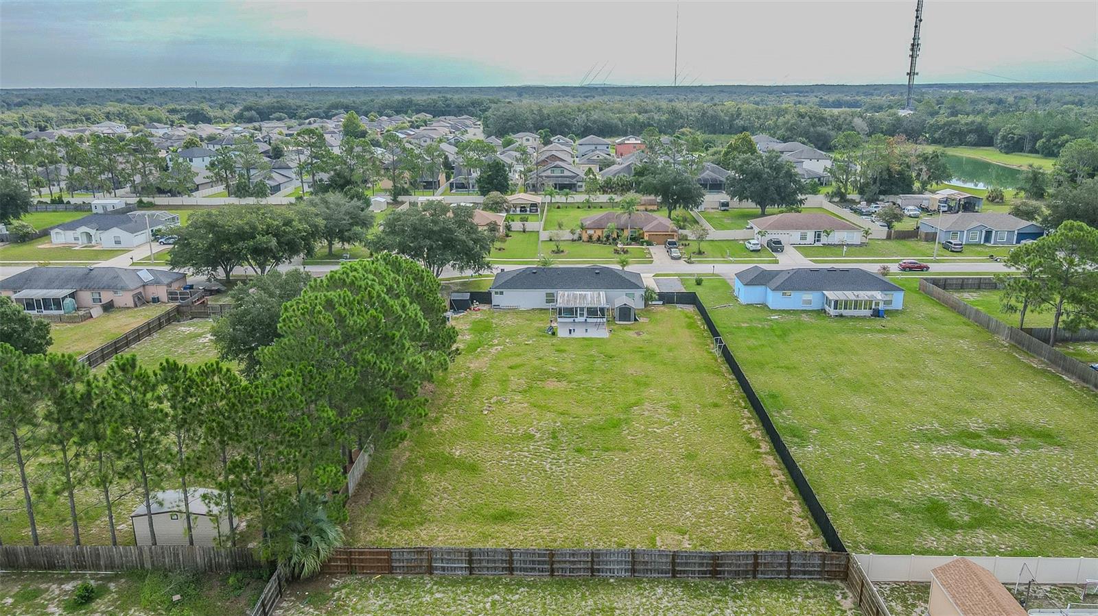 12121 COLONIAL ESTATES LN — photo 8