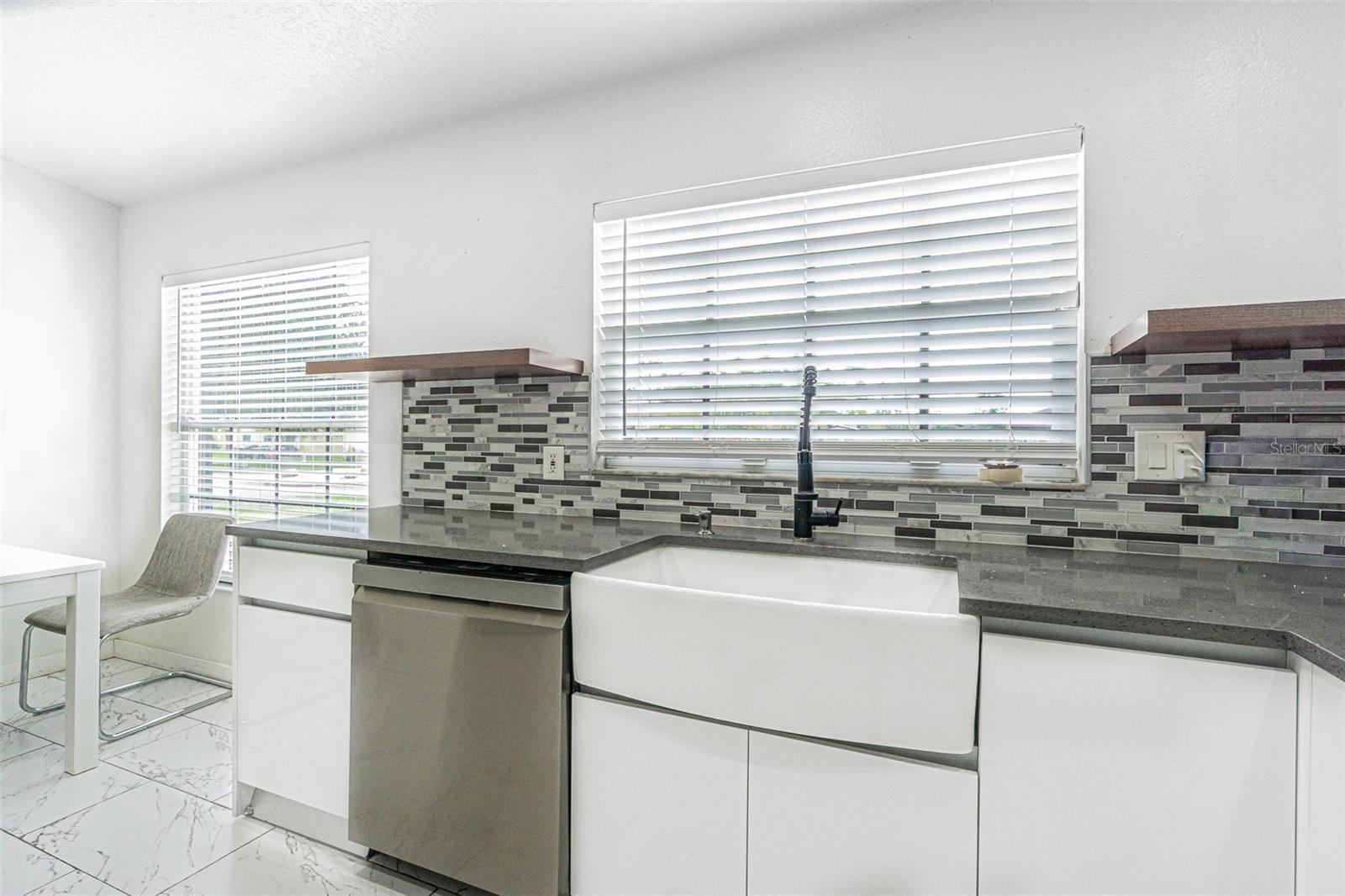 12121 COLONIAL ESTATES LN — photo 20