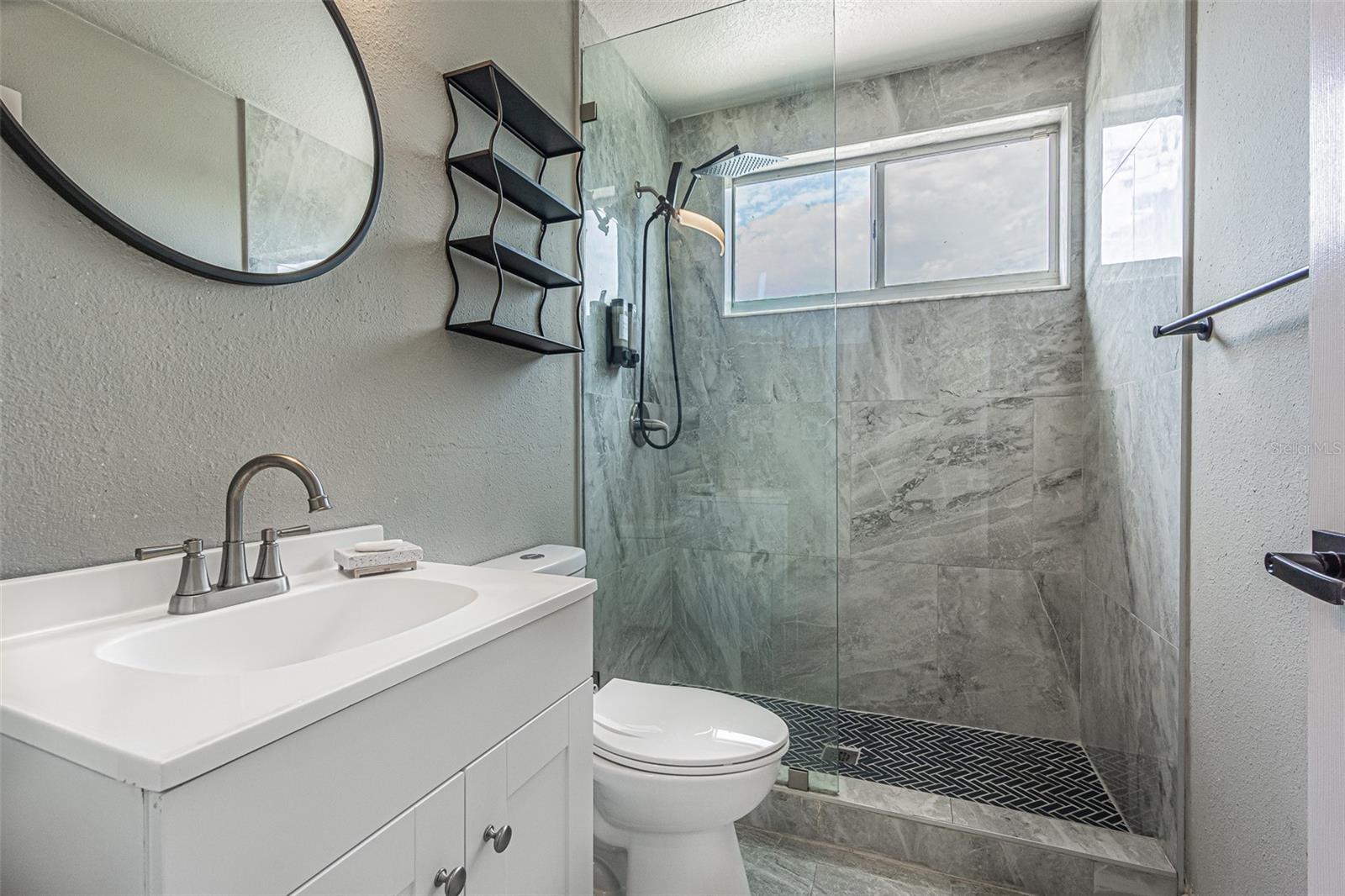 12121 COLONIAL ESTATES LN — photo 15
