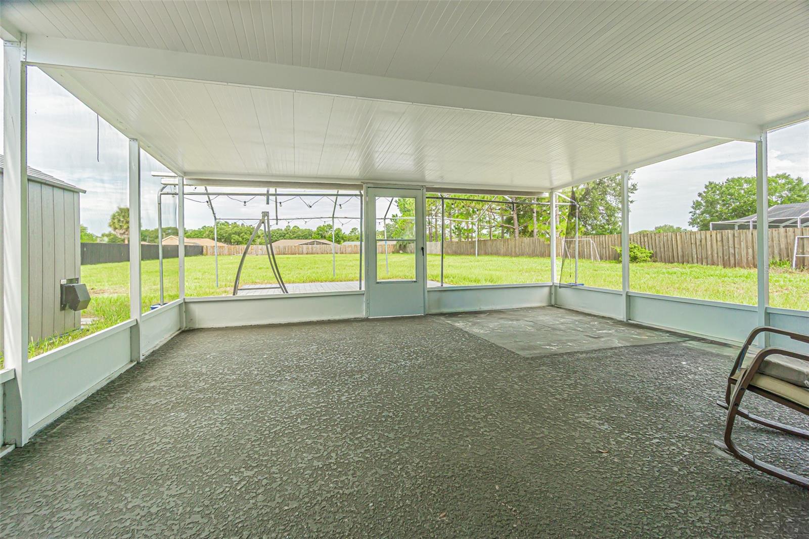 12121 COLONIAL ESTATES LN — photo 30