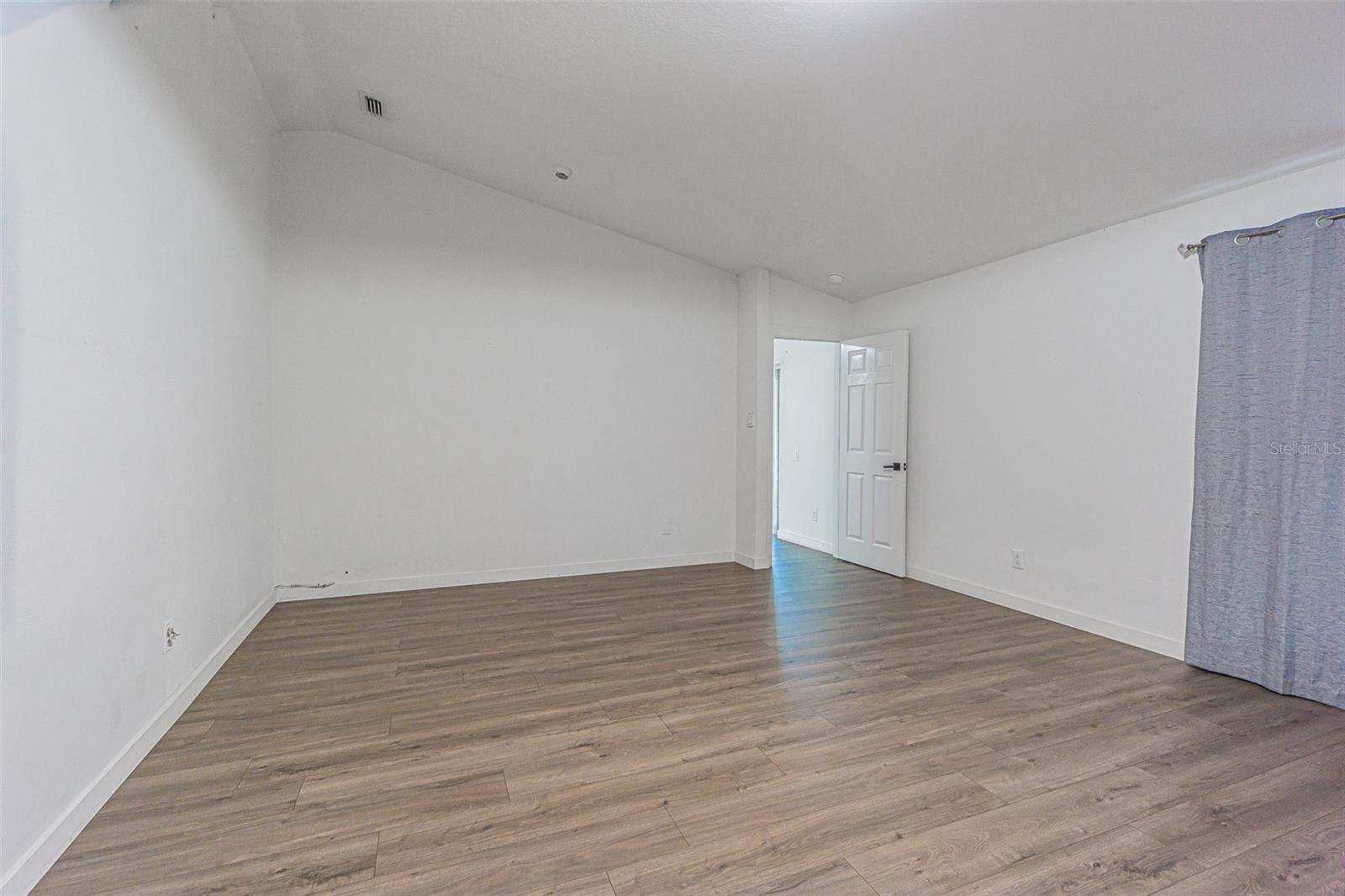 12121 COLONIAL ESTATES LN — photo 26